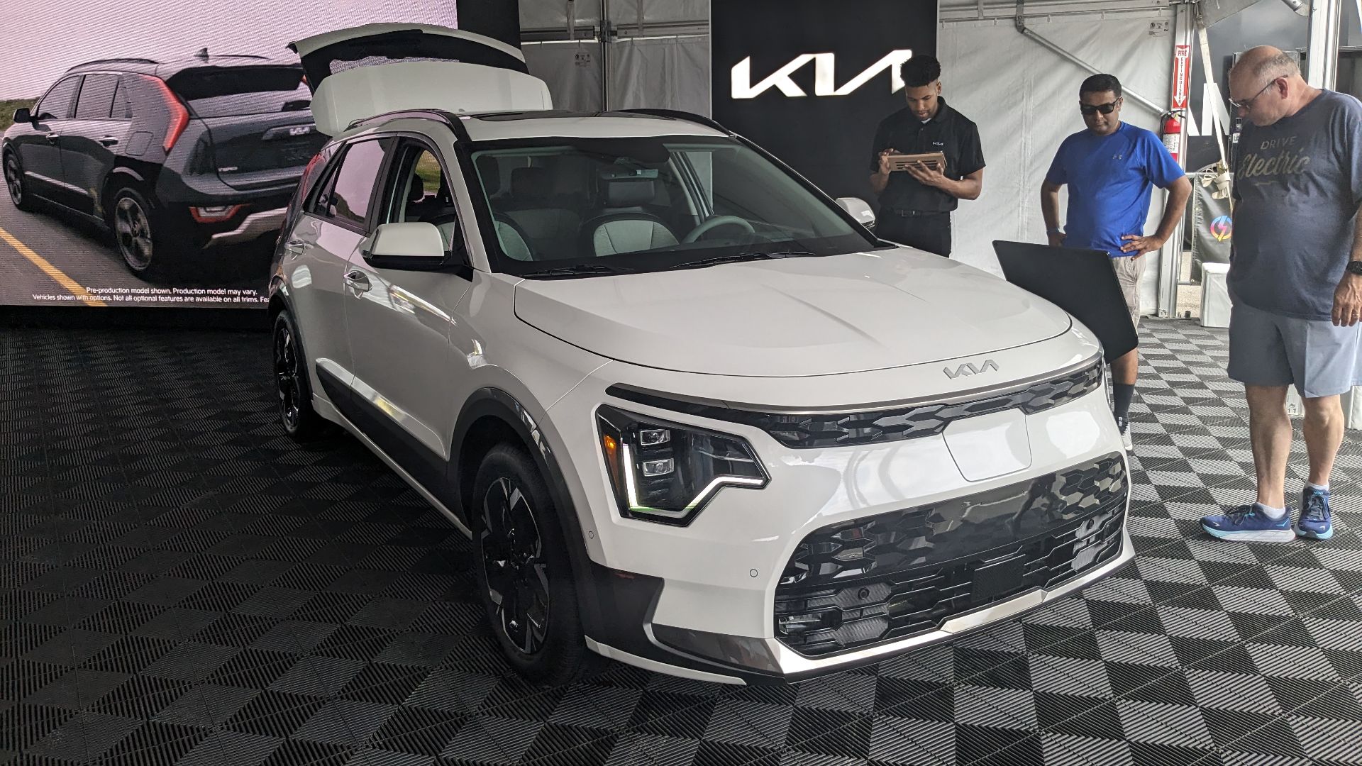 File:2024 Kia Niro EV Wave, Electrify Expo Orlando.jpg