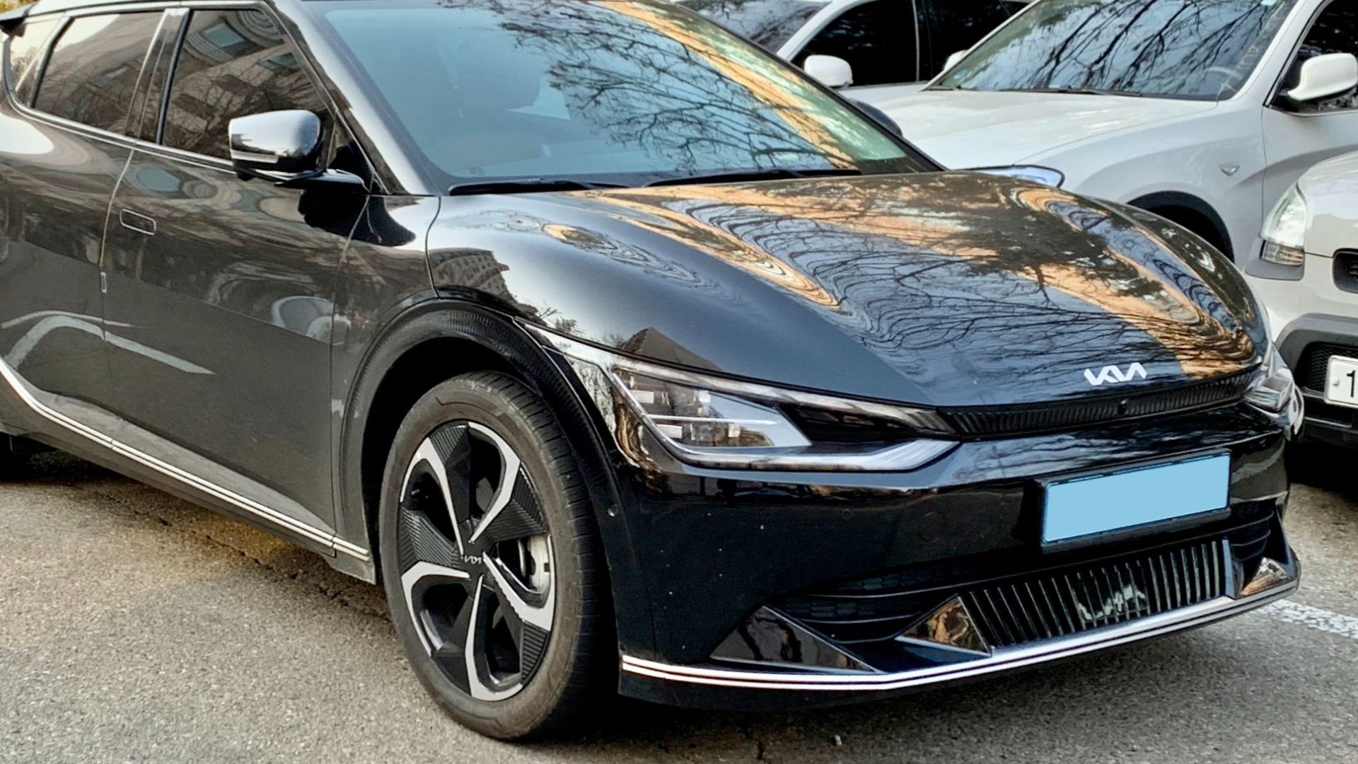 File:0 Kia EV6 3.jpg