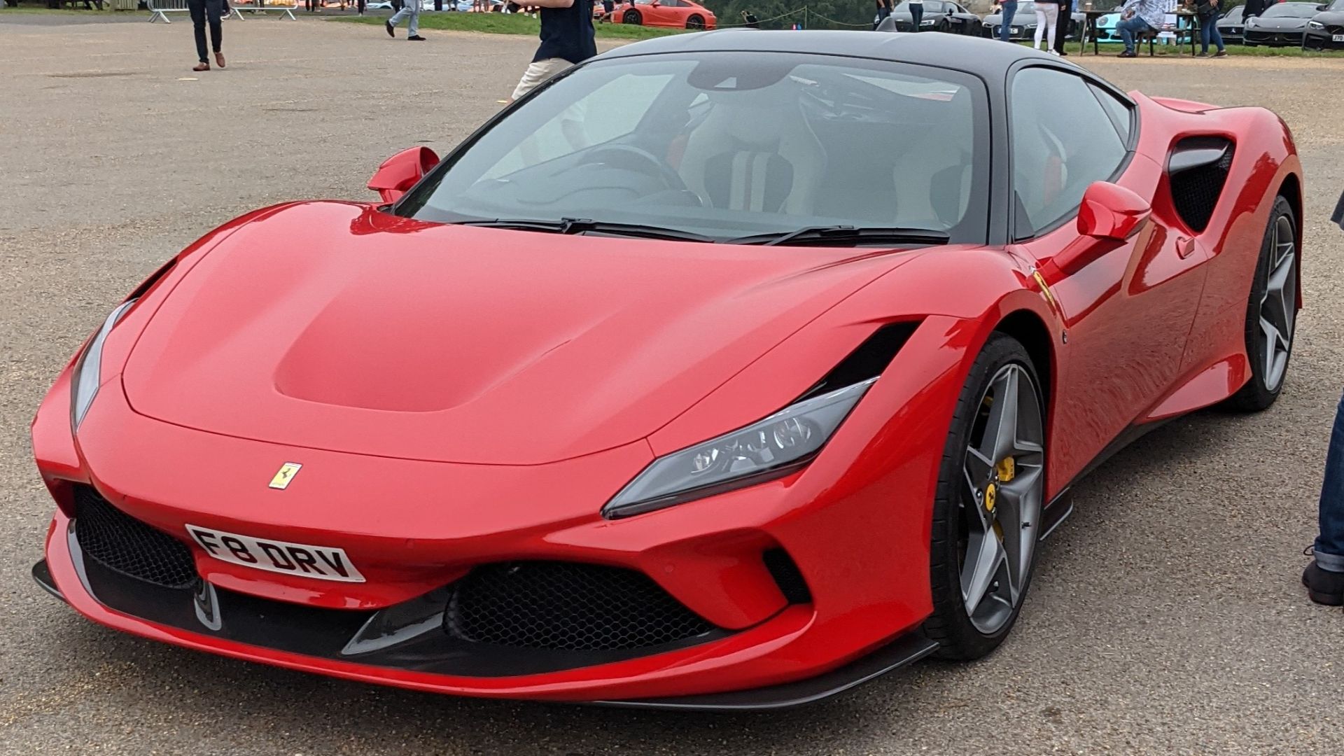 File:2021 Ferrari F8 Tributo.jpg