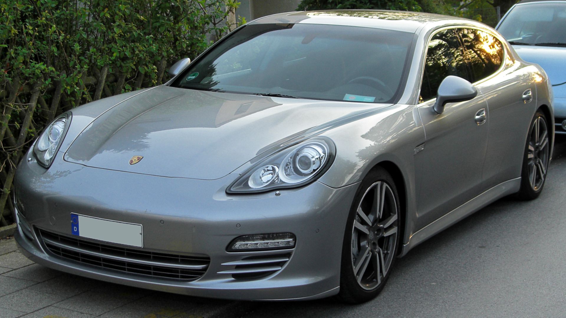 File:Porsche Panamera 4S front 20100428.jpg