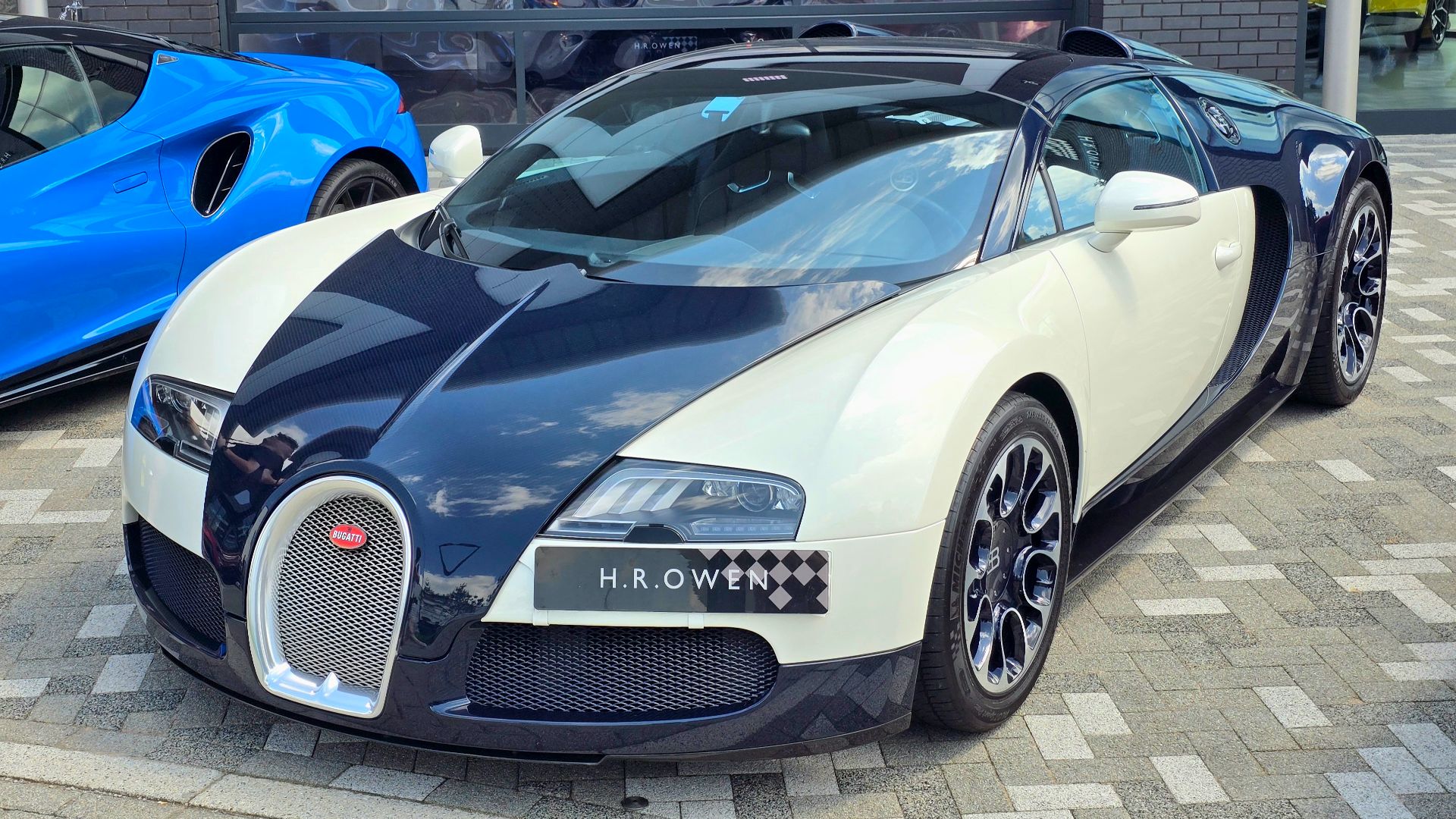 File:Bugatti Veyron 5.jpg