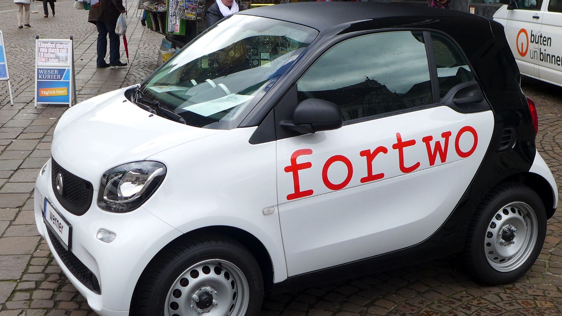 File:Smart fortwo, Bremen, 2016 (01).jpg