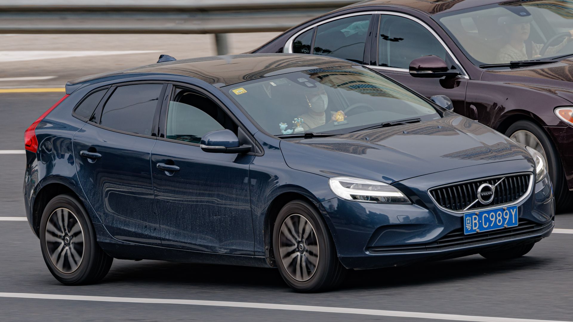 File:VOLVO V40 (2012–2019) China.jpg