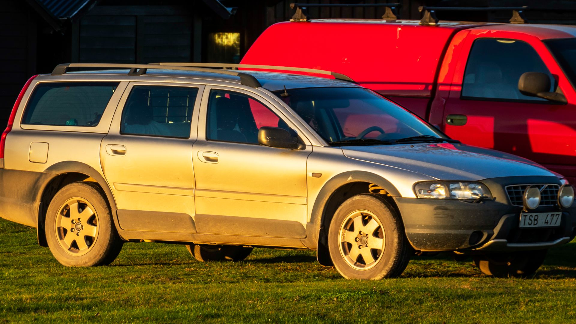 File:Volvo V70 en Hörte.jpg