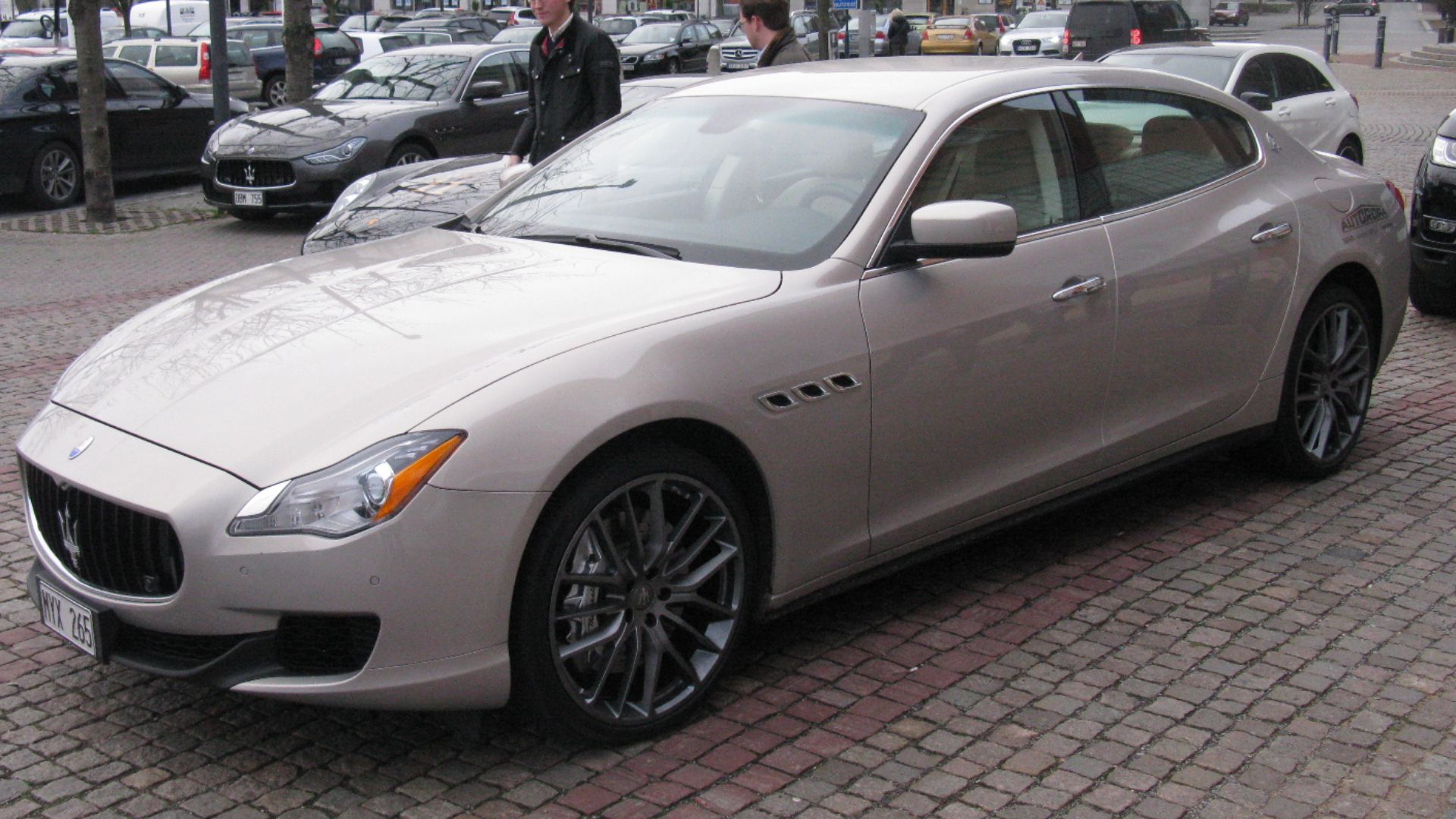 File:Maserati Quattroporte (10906099984).jpg