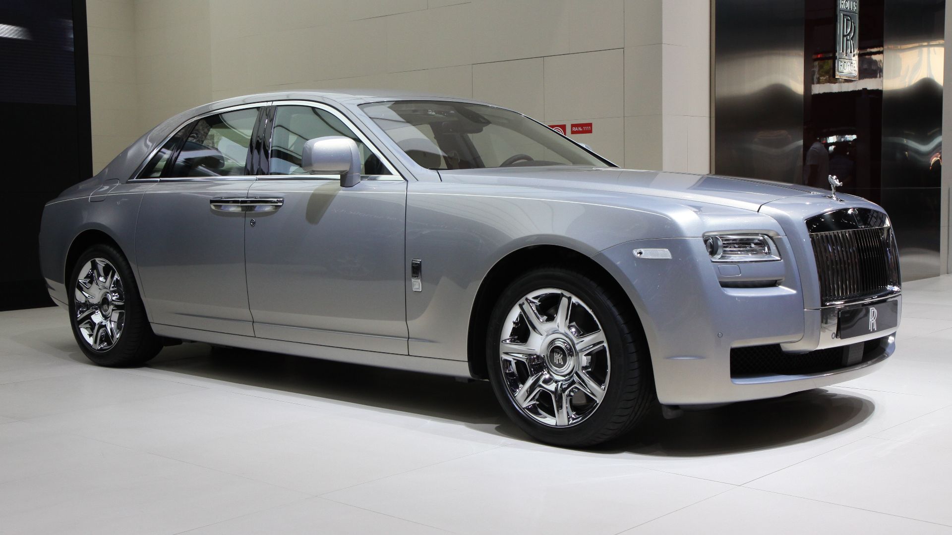 File:Paris - Mondial de l'automobile - Rolls Royce - Ghost - 04.JPG
