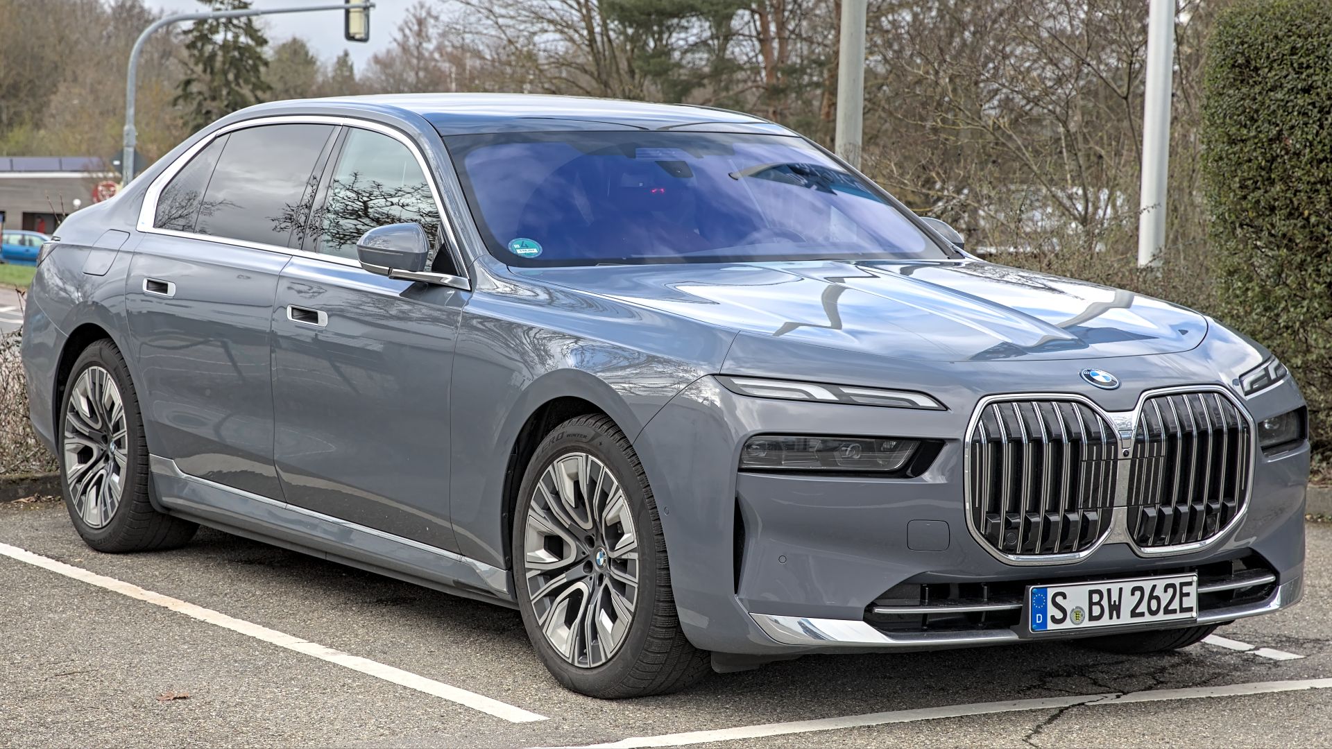 File:BMW 7-Series (G70) 750e 1X7A2461.jpg