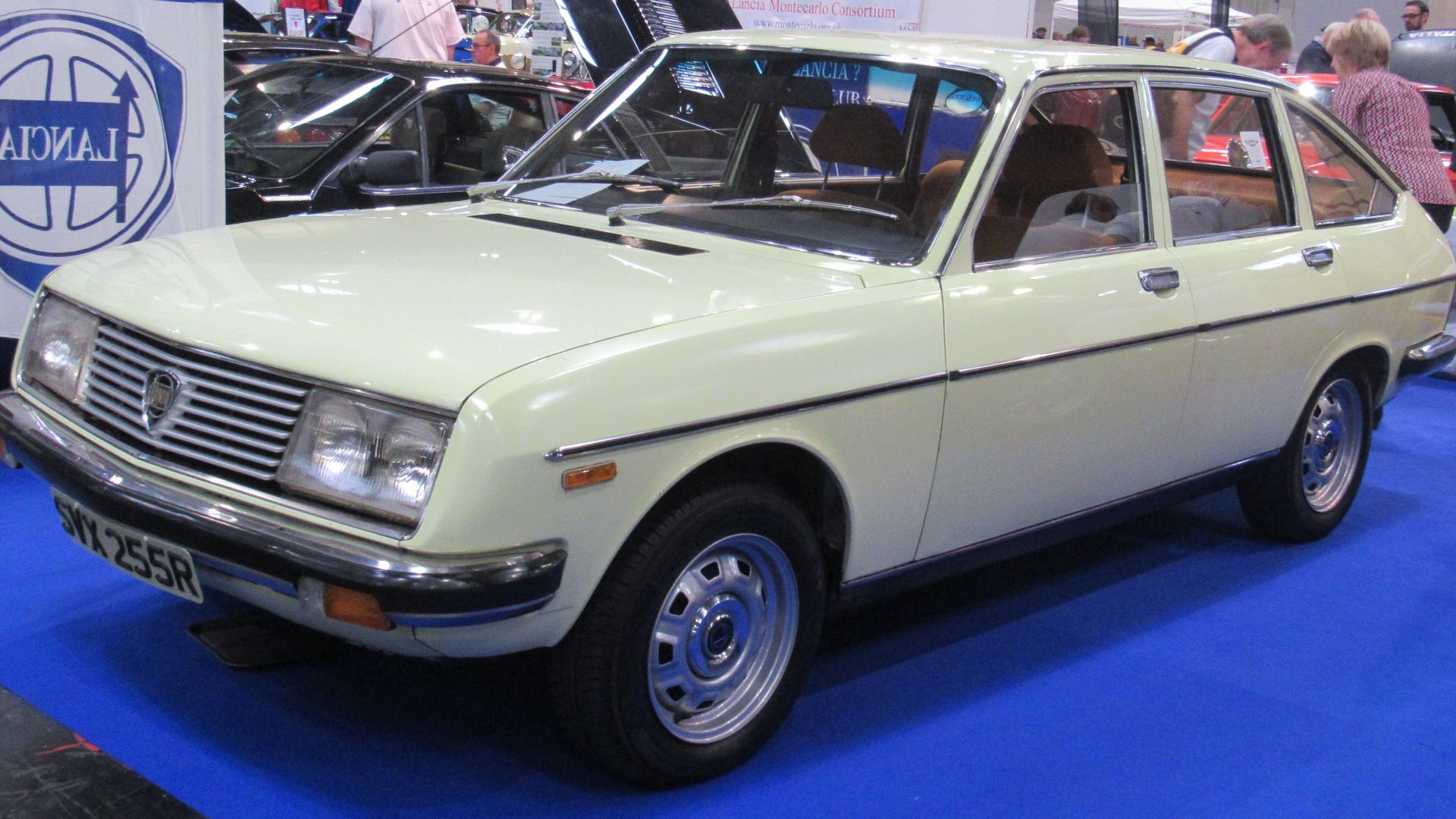 File:1977 Lancia Beta Berlina S2 1.6.jpg