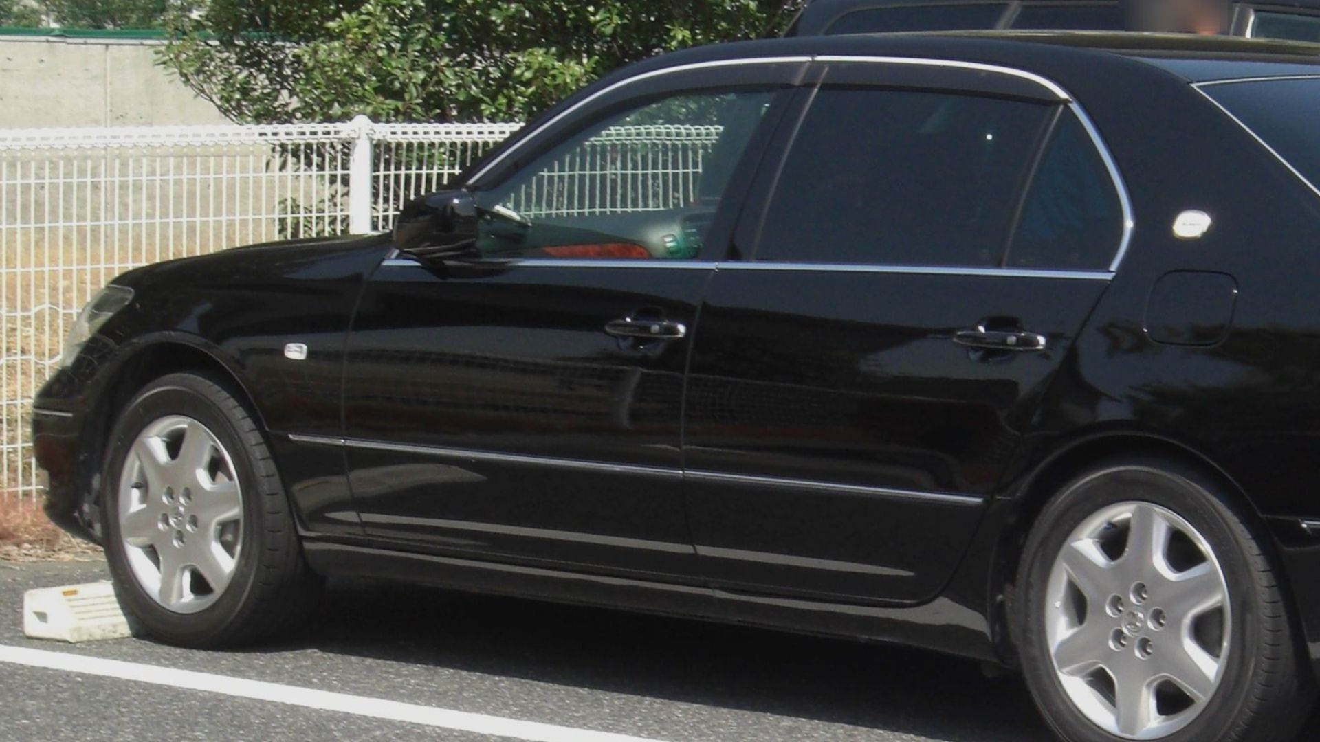 File:Toyota Celsior rear.jpg