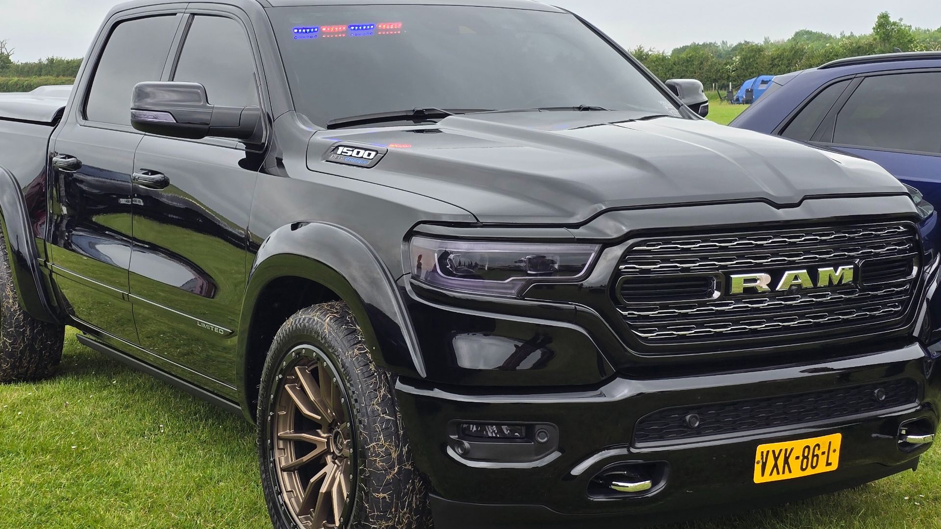 File:Ram 1500 Hemi e-Drive.jpg