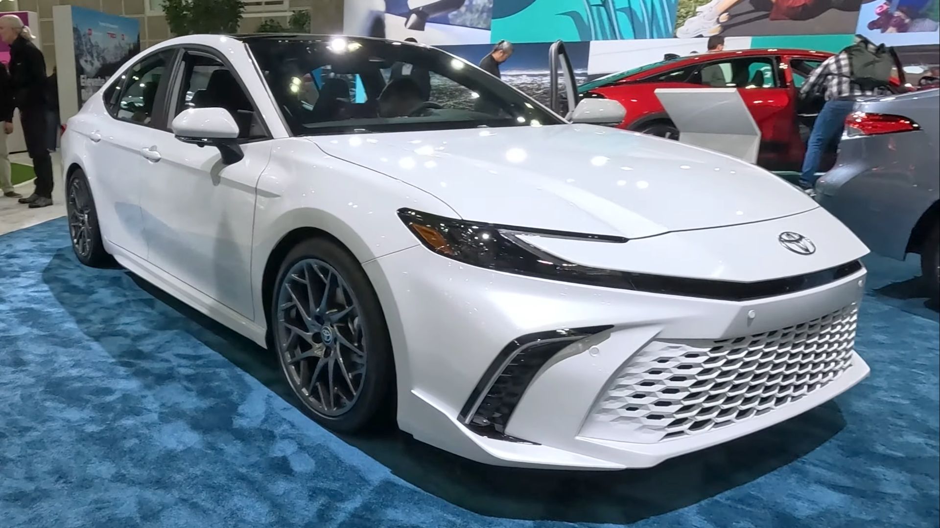 File:2025 Toyota Camry Hybrid XSE AWD (United States) front view.png