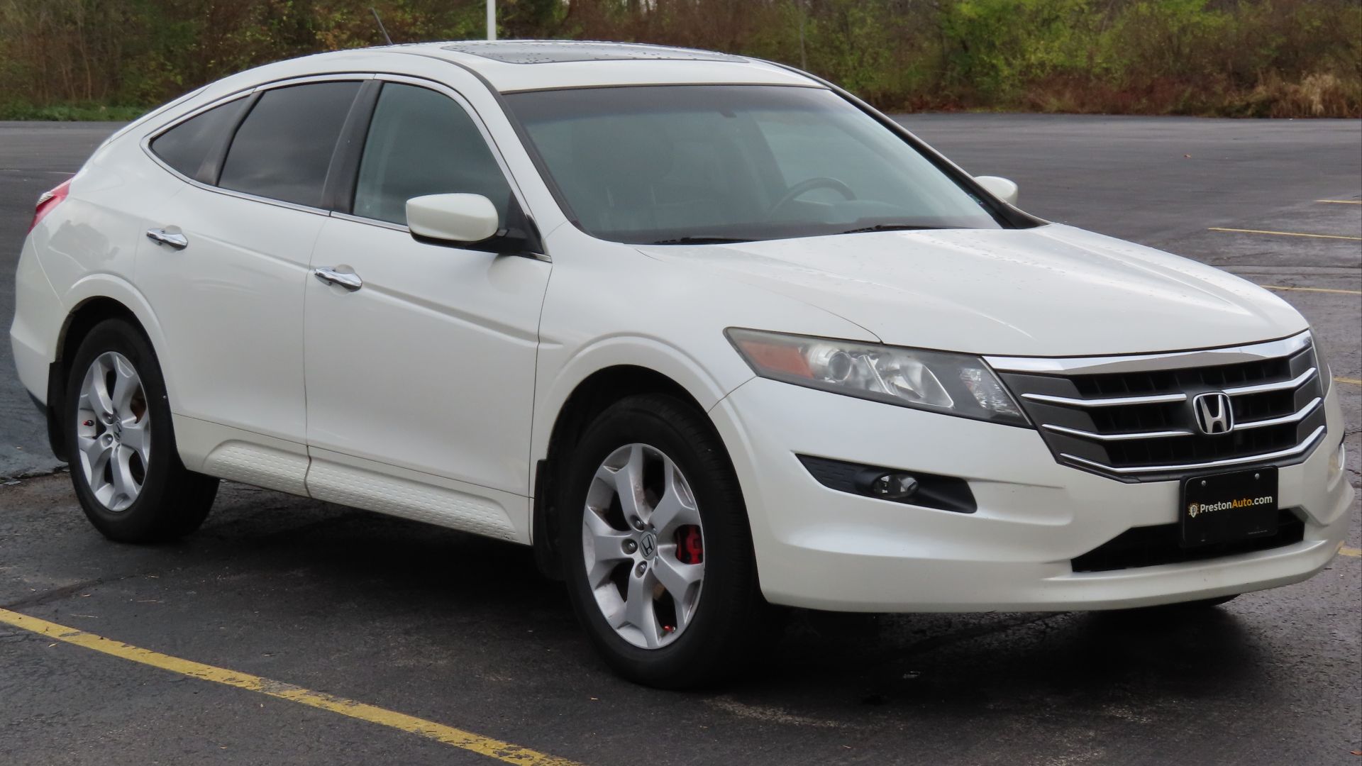 File:2010 Honda Accord Crosstour EX-L 4WD, front right, 11-13-2022.jpg