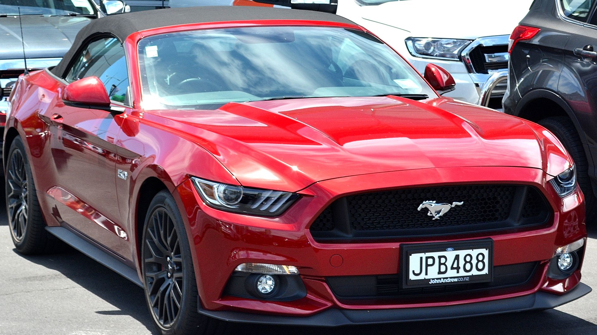 File:2016 Ford Mustang Convertible 5.0L (24401073666).jpg
