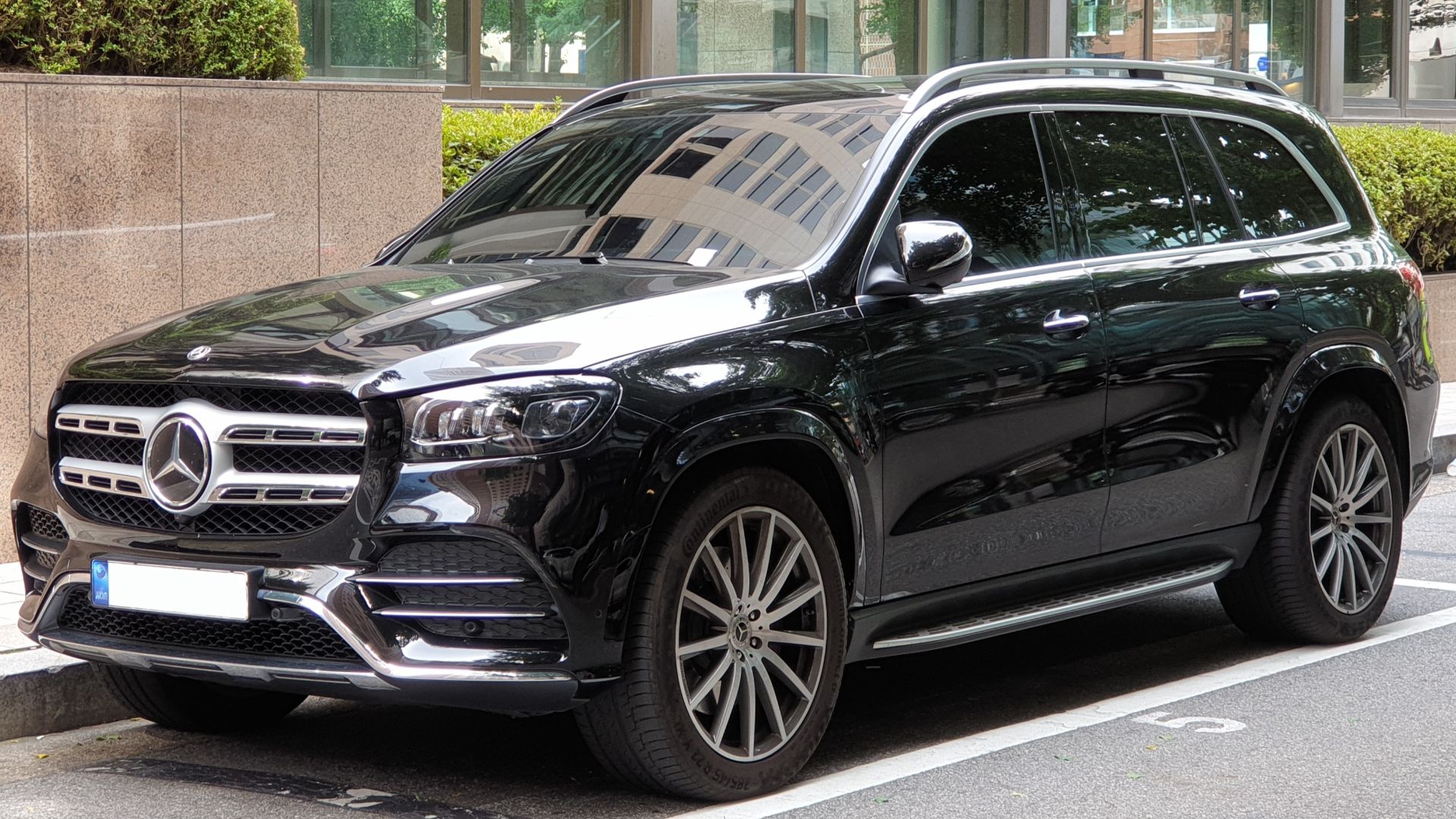 File:Mercedes-Benz X167 GLS 580 4MATIC AMG Line Obsidian Black (1).jpg