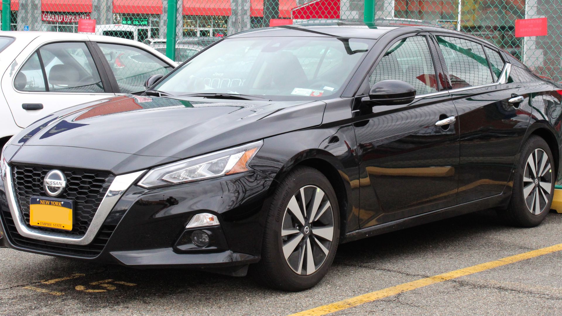 File:2019 Nissan Altima SL 2.5L front 3.22.19.jpg