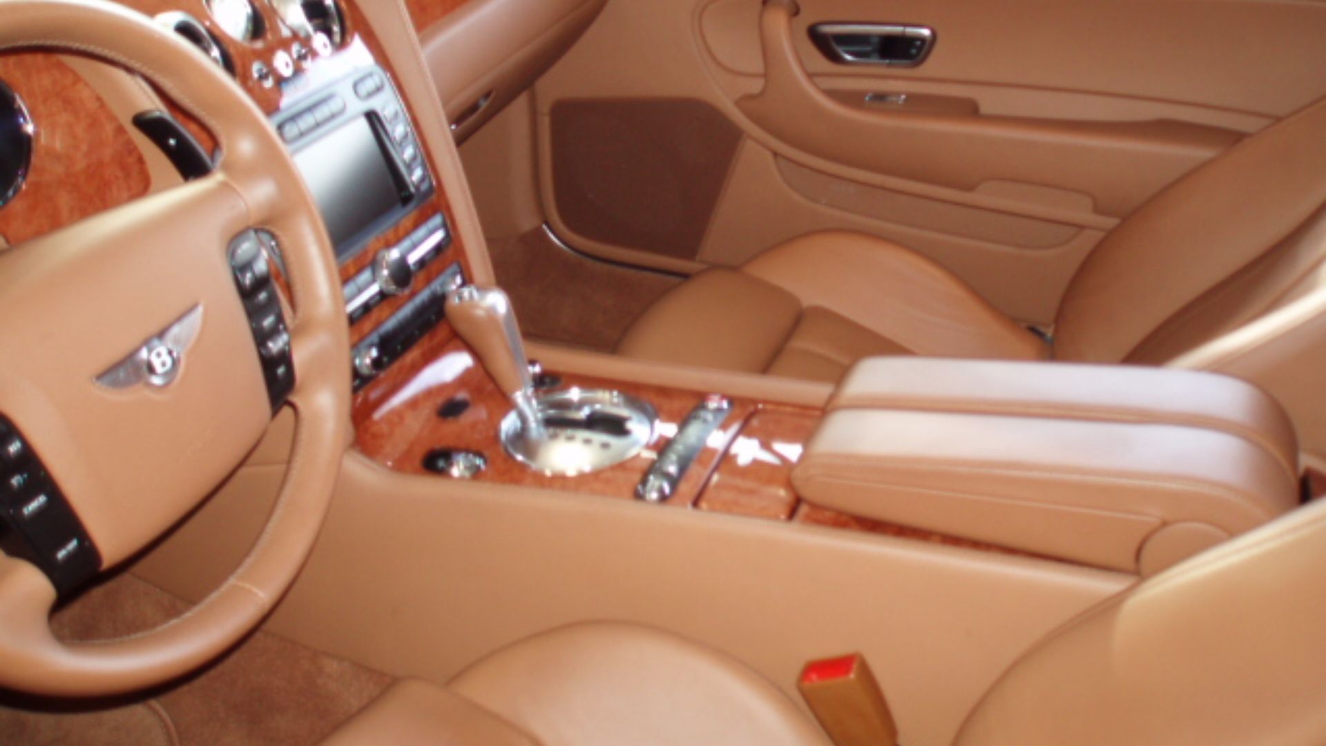 File:Interior of Bentley Continental GT-2006.jpg