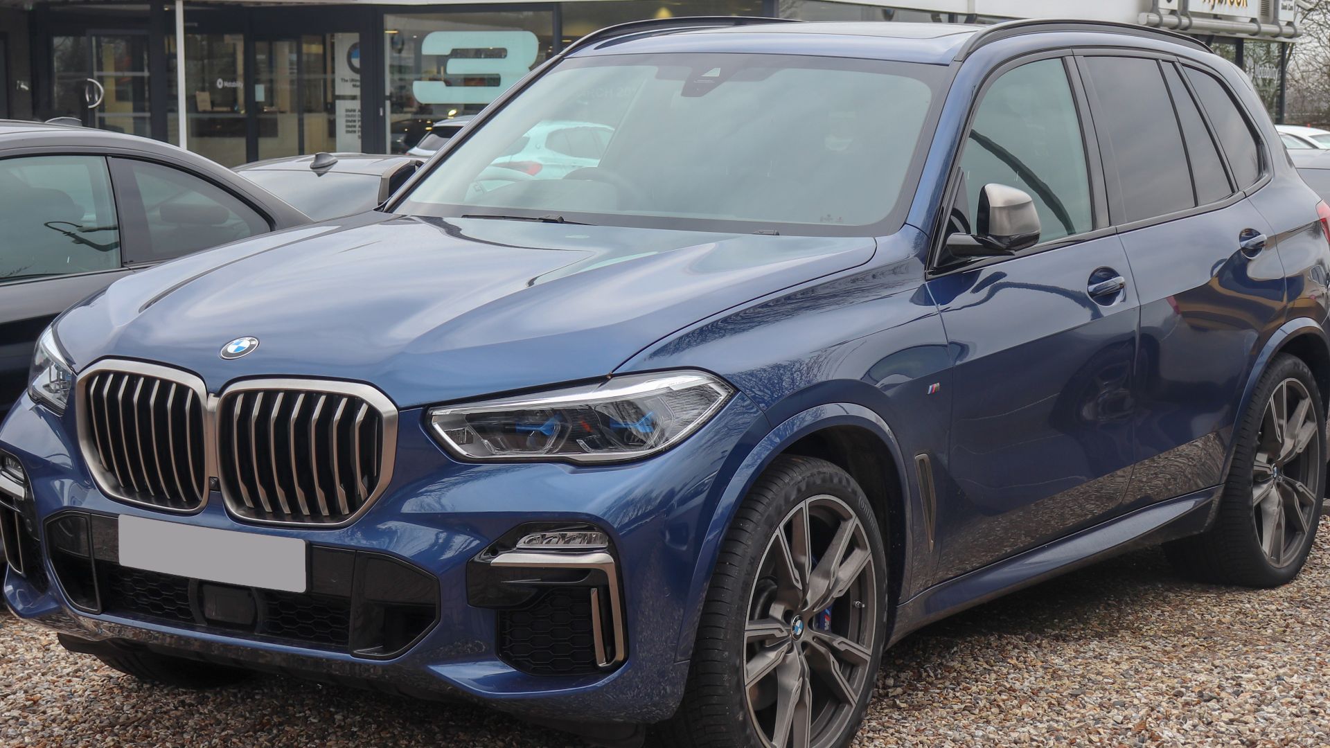 File:2019 BMW X5 M50d Automatic 3.0.jpg