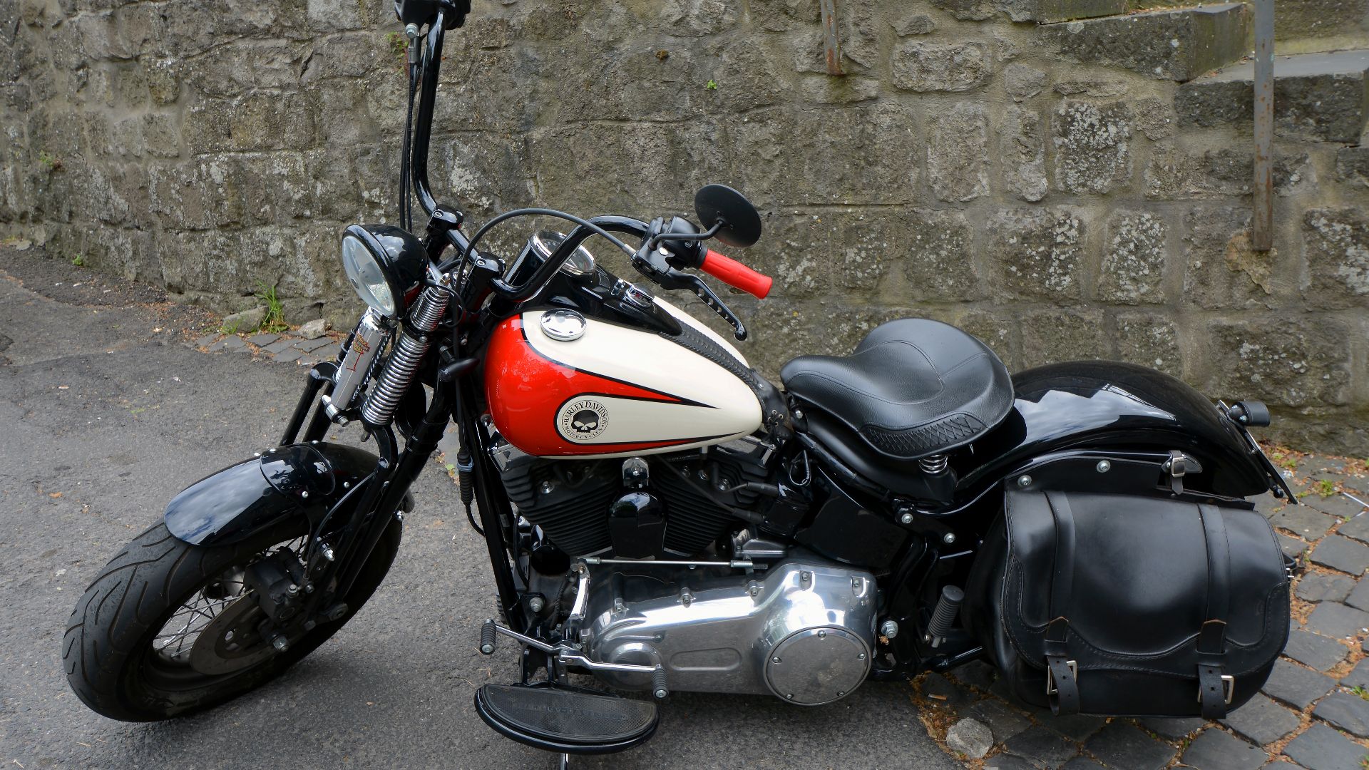 File:Harley-Davidson