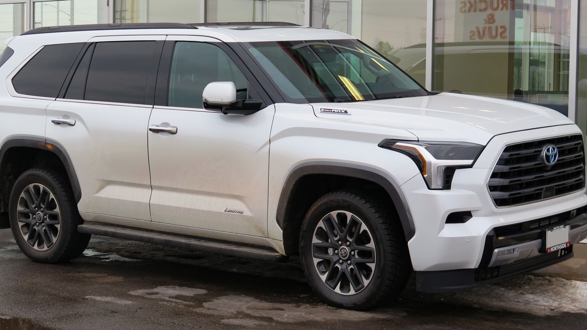 File:2023 Toyota Sequoia Limited in Wind Chill Pearl, Front Right, 01-16-2023.jpg