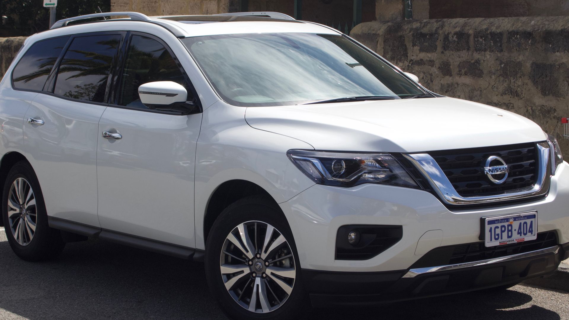 File:2018 Nissan Pathfinder (R52 MY18) ST-L wagon (2018-09-28) 01.jpg