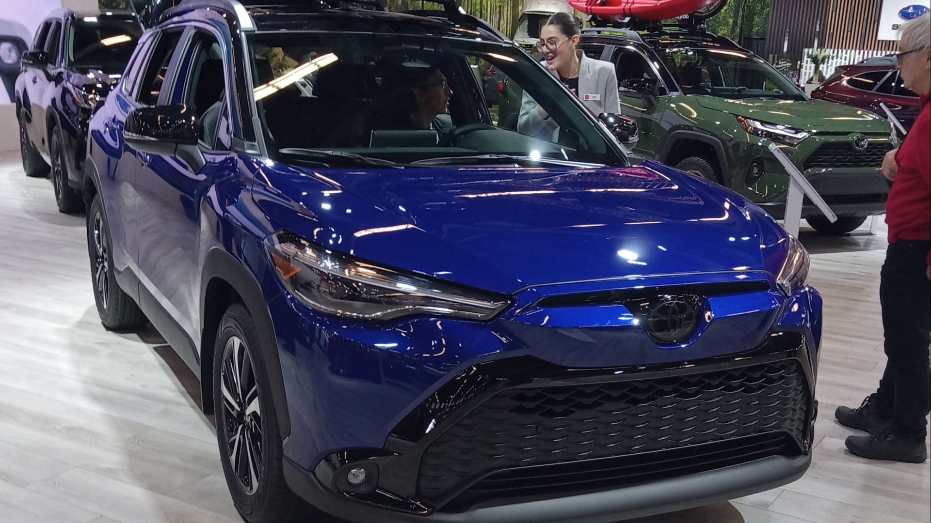 File:2025 Toyota Corolla Cross au salon international de l'auto de Montréal 2025.jpg
