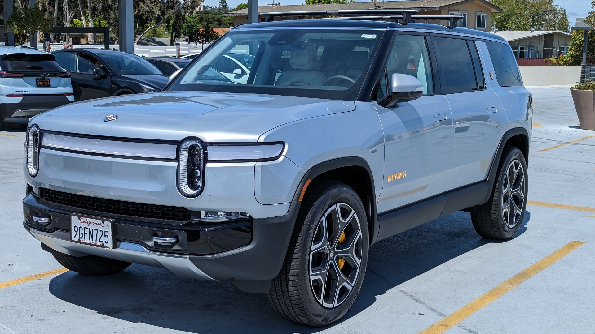 File:Rivian R1S at Hillsdale Shopping Center.jpg