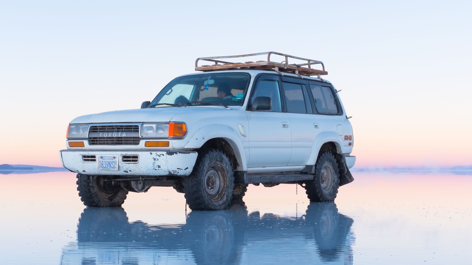 File:Reflection on the Salar de Uyuni, bolivia.jpg