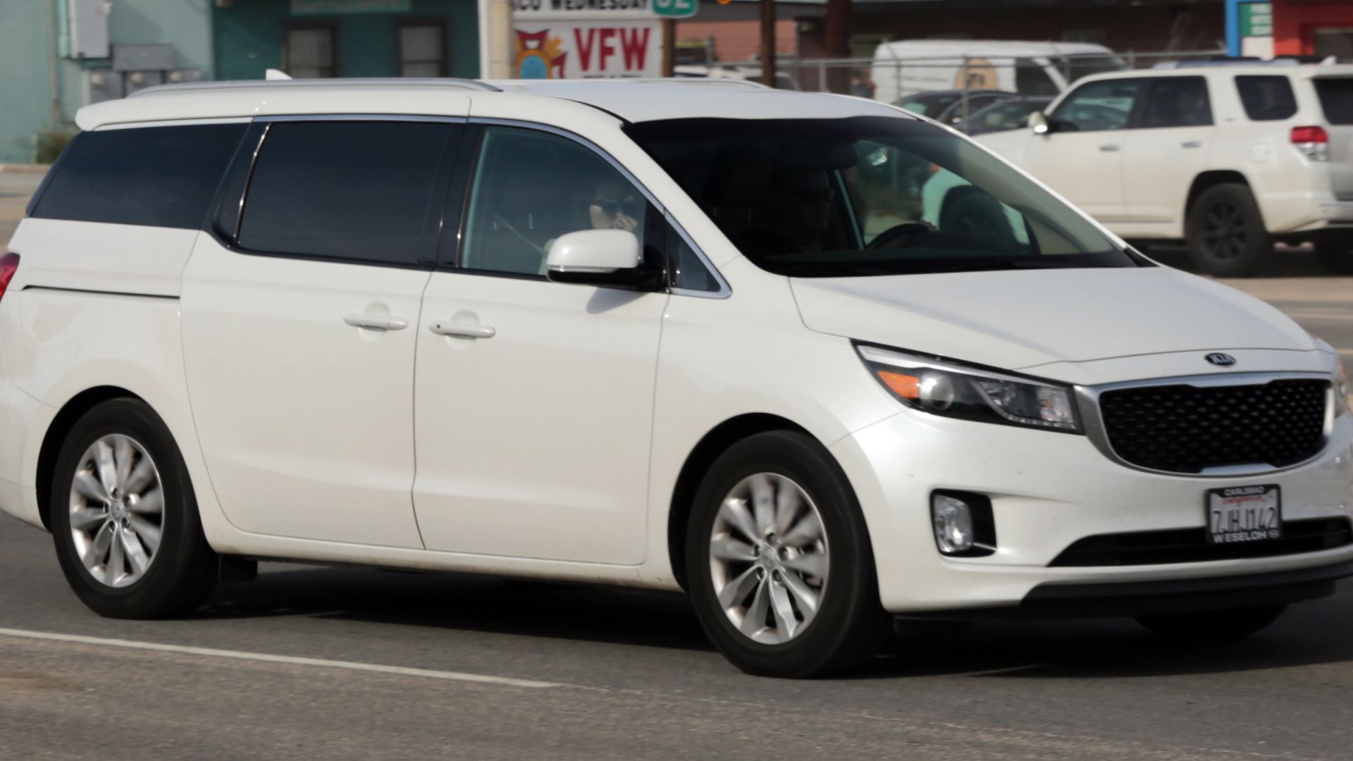 File:2016 Kia Sedona EX, California (front right).jpg