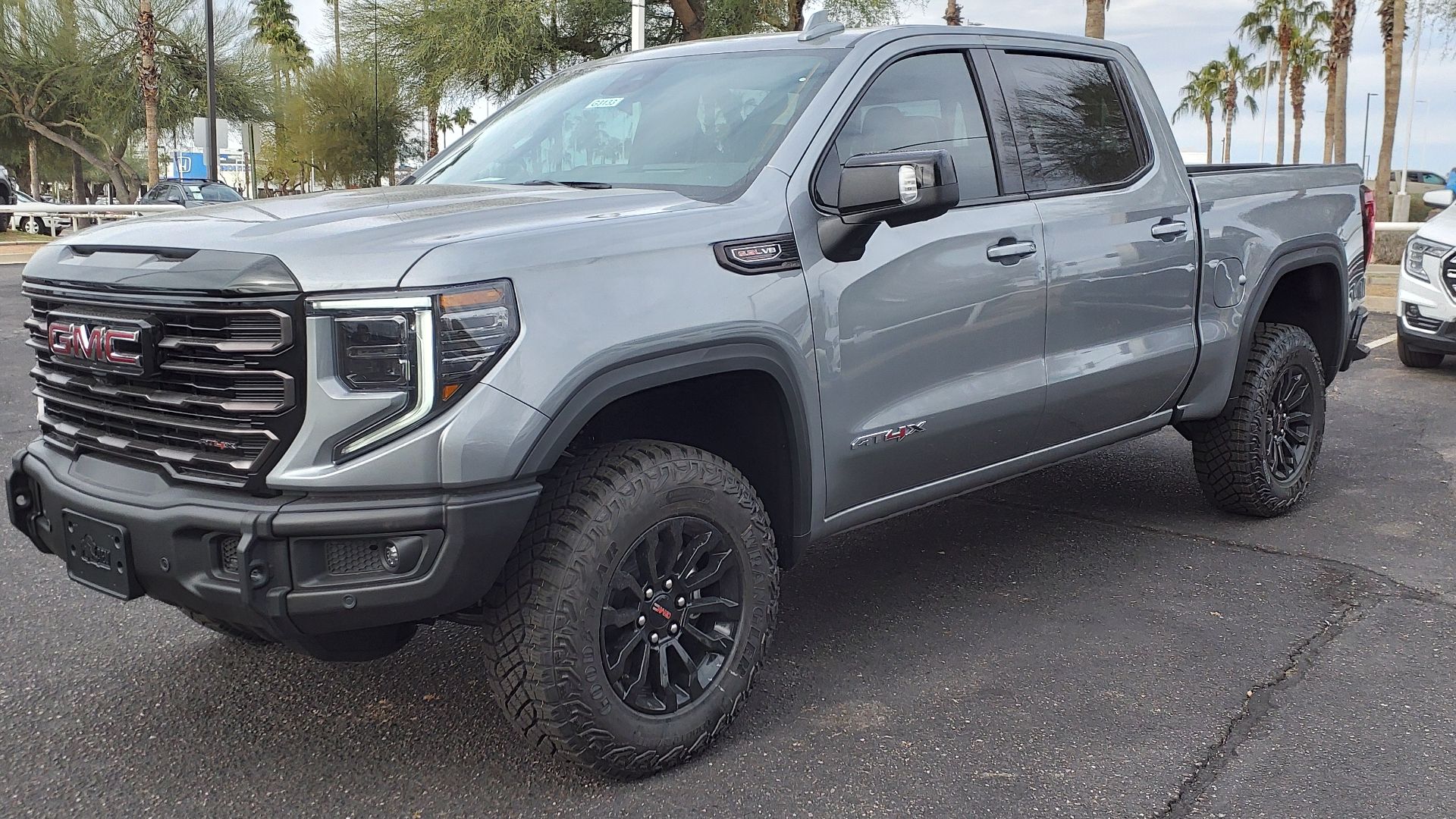 File:23 GMC Sierra 1500 AT4X.jpg