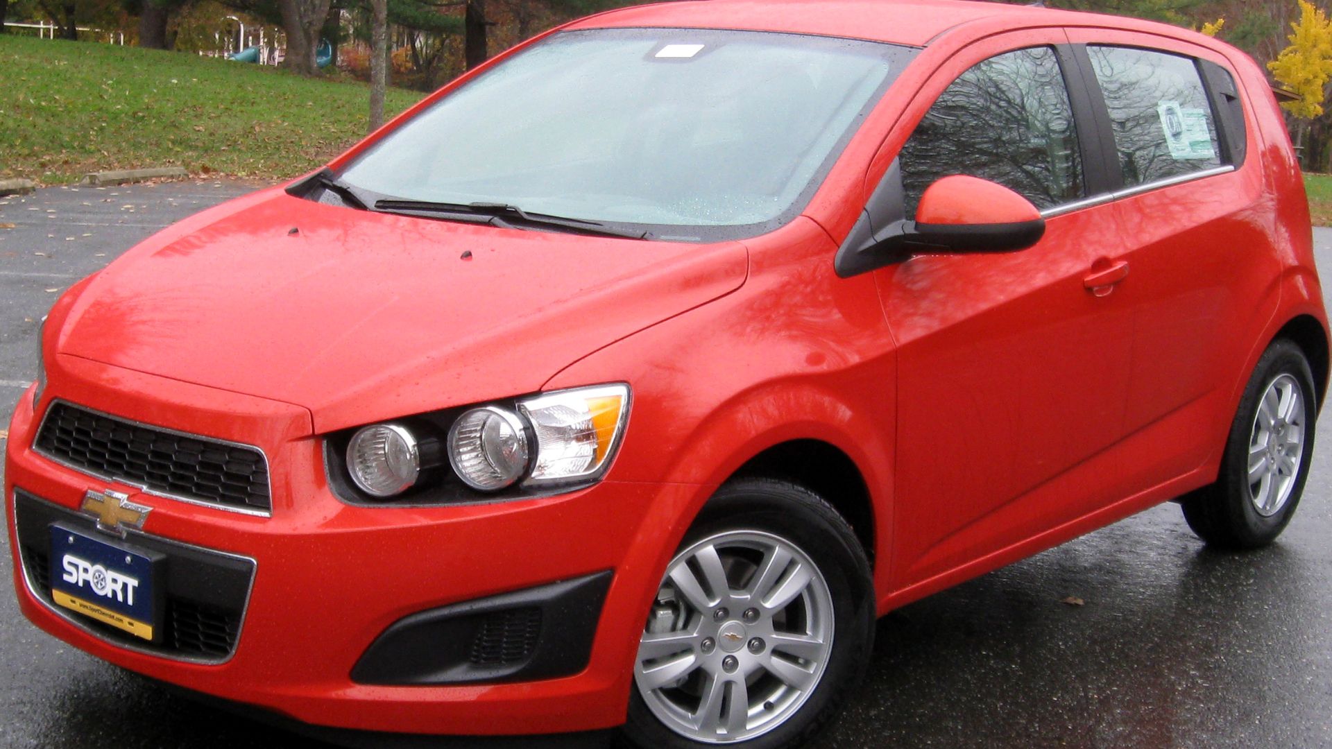 File:2012 Chevrolet Sonic 2LT -- 11-10-2011.jpg