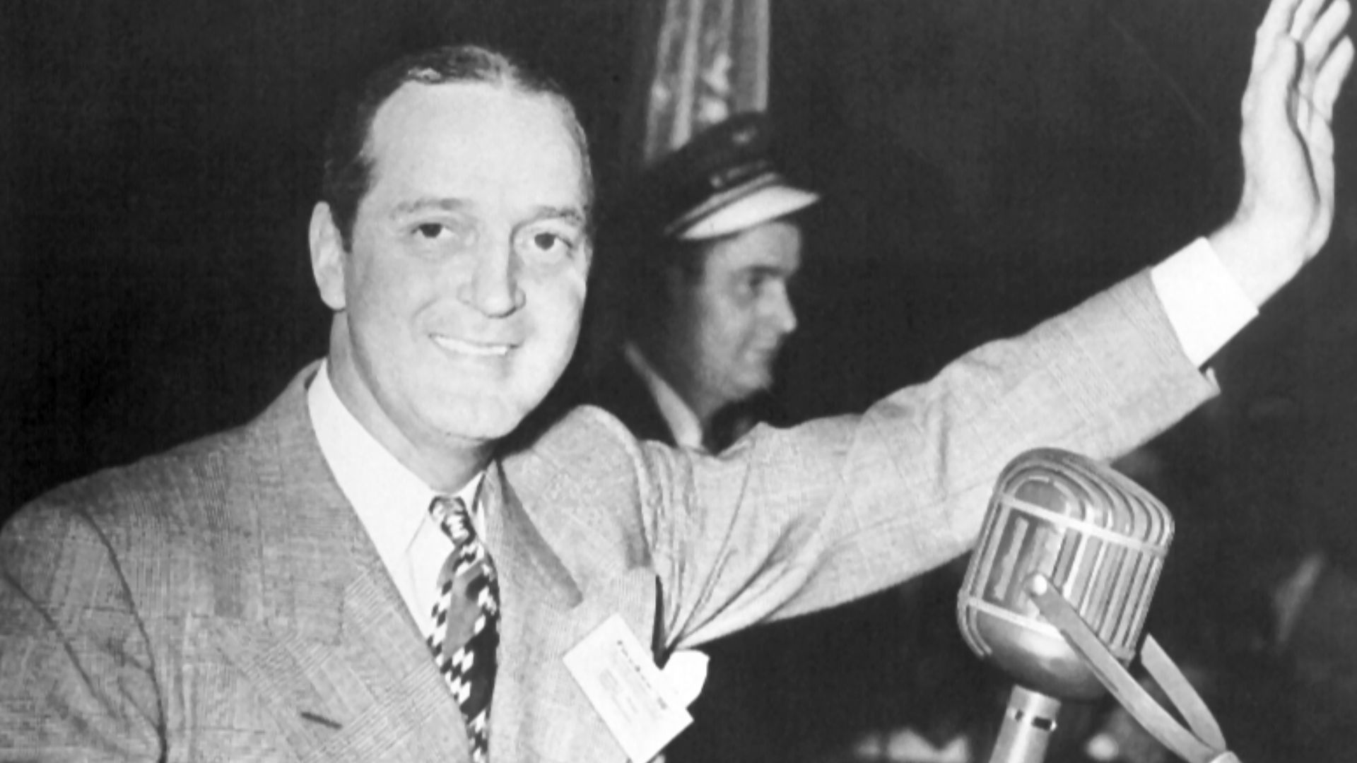 File:Tucker podium.png