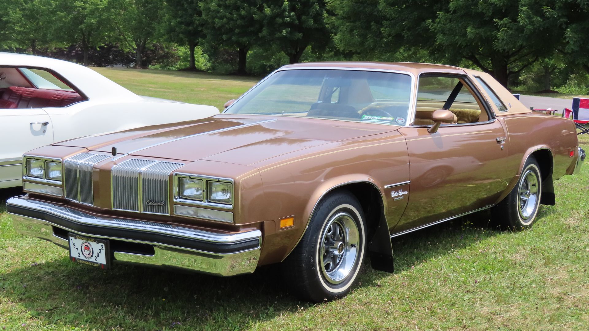 File:1976 Oldsmobile Cutlass Supreme Brougham coupe, front left, 07-21-2024.jpg