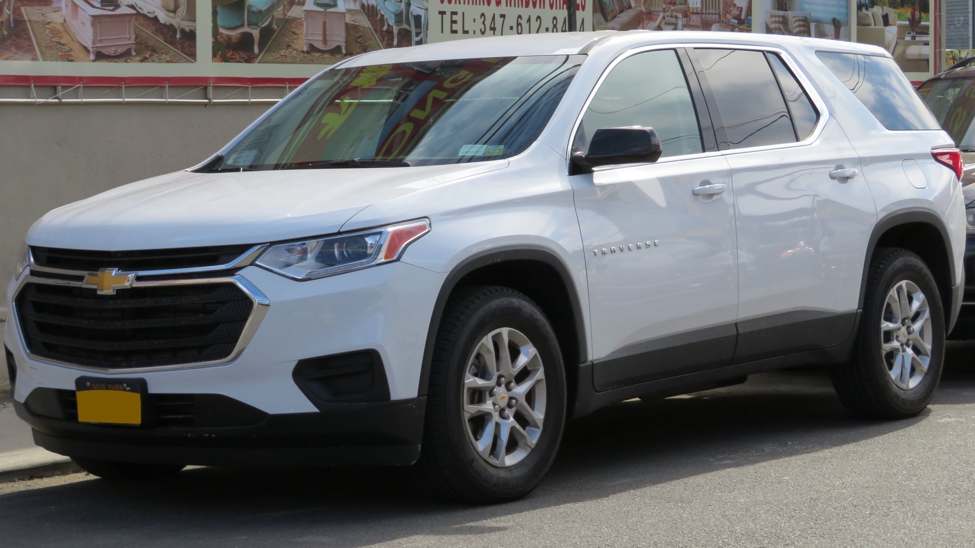 File:2018 Chevrolet Traverse front 3.17.18.jpg