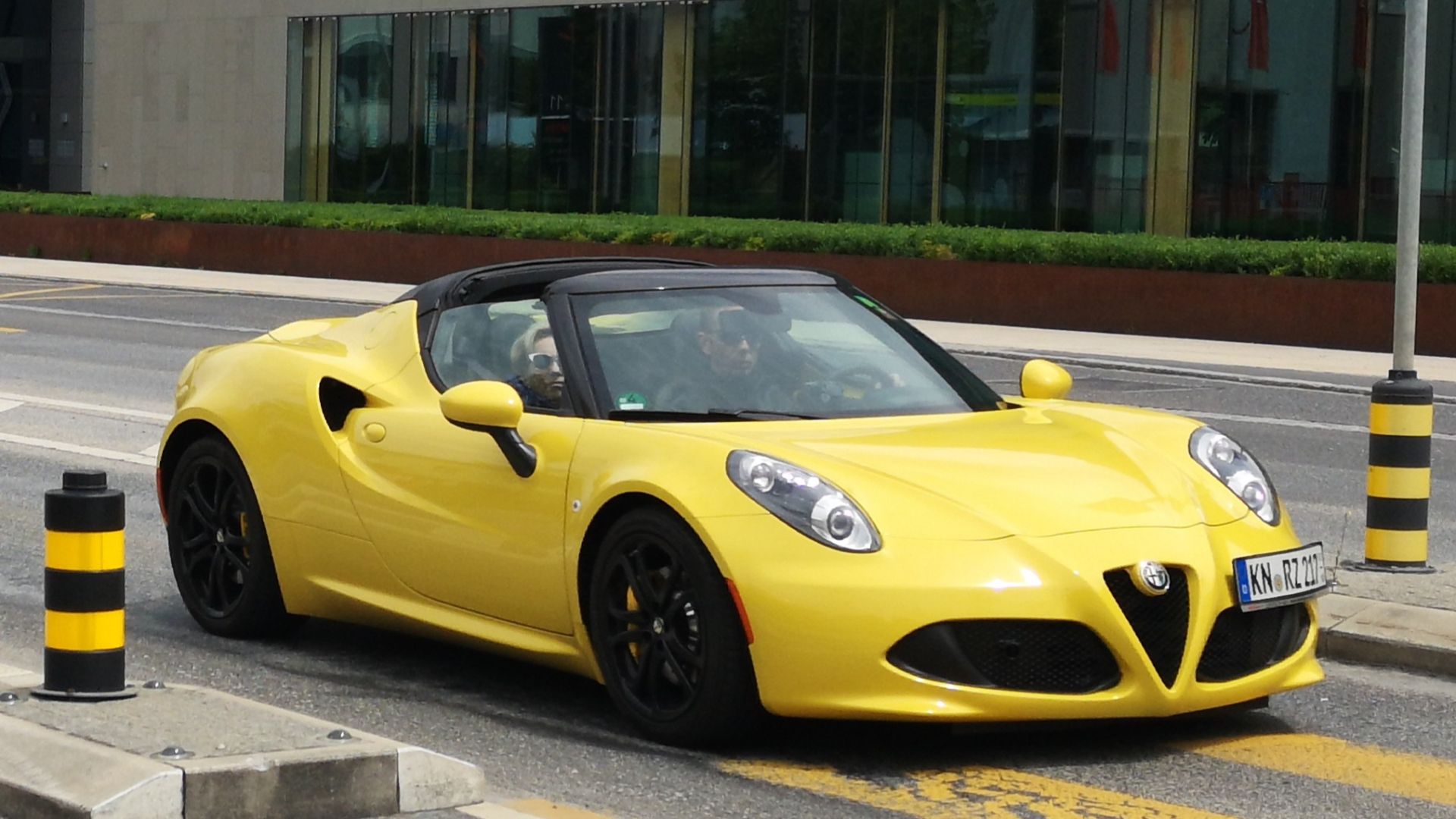 File:Alfa Romeo 4C Spyder (48630737132).jpg