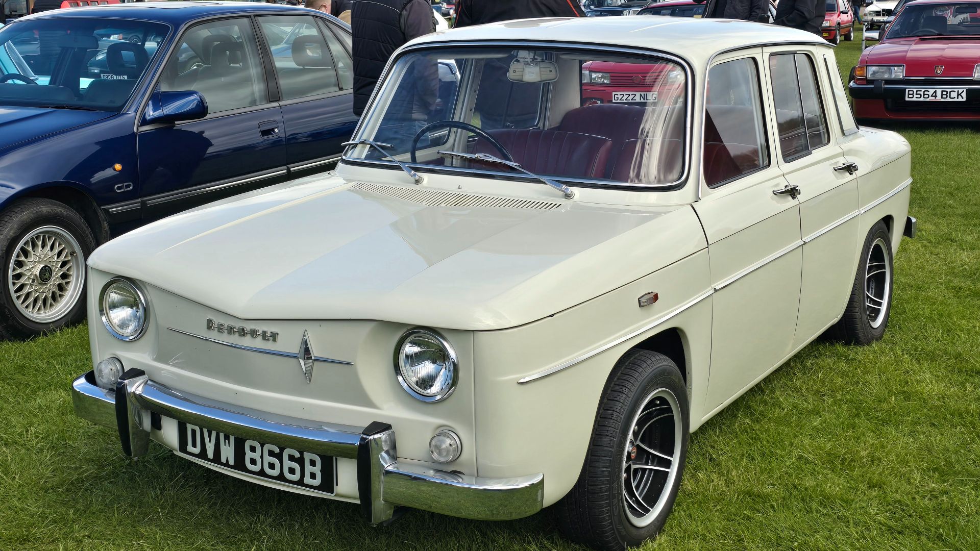 File:1964 Renault 8.jpg
