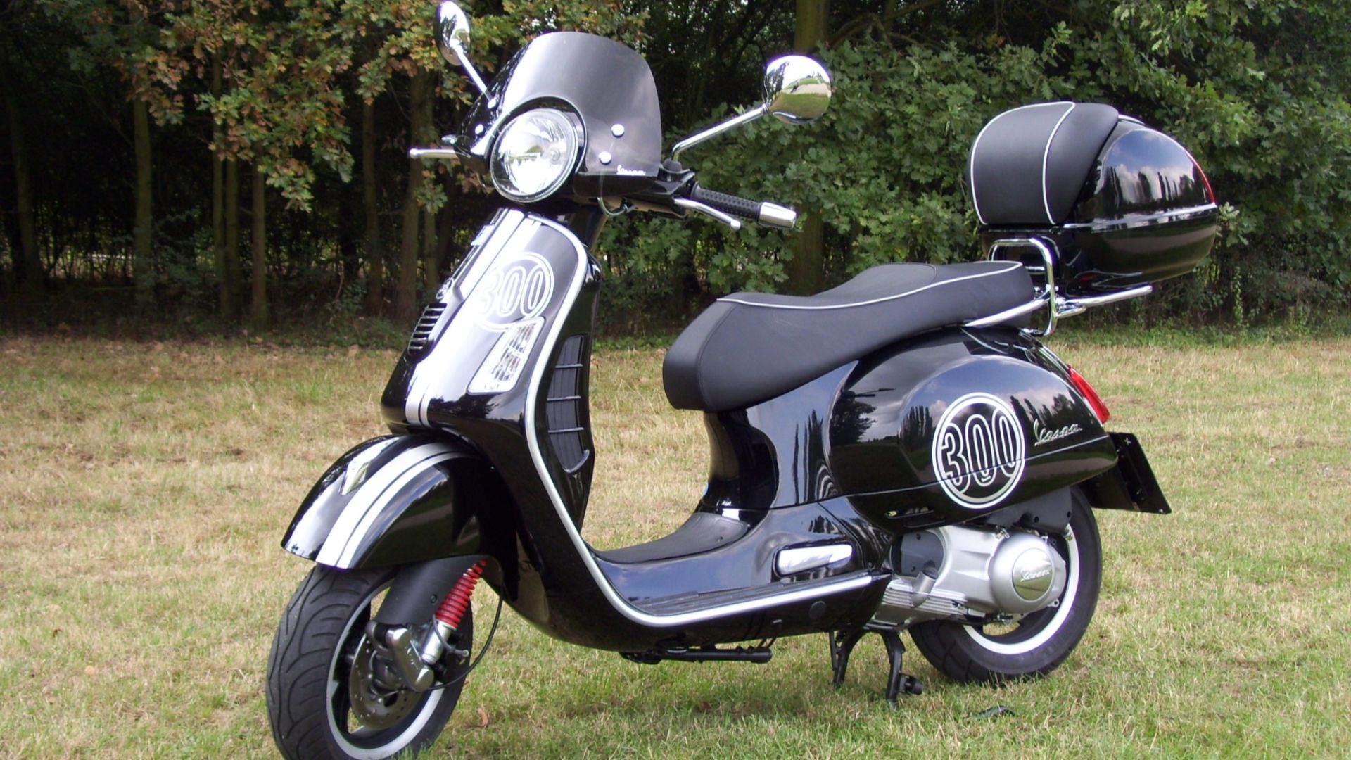 File:Vespa GTS 300 Super 3.jpg