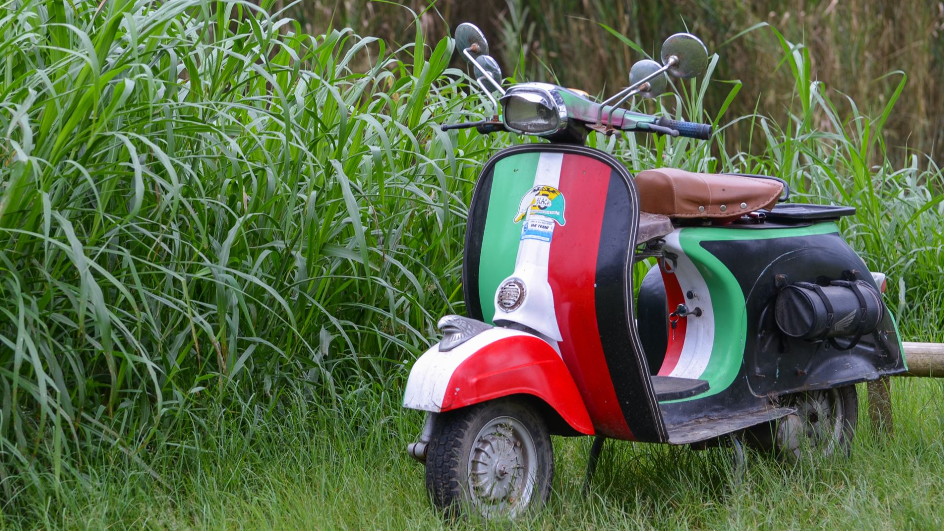 File:Vespa Jadoel.jpg