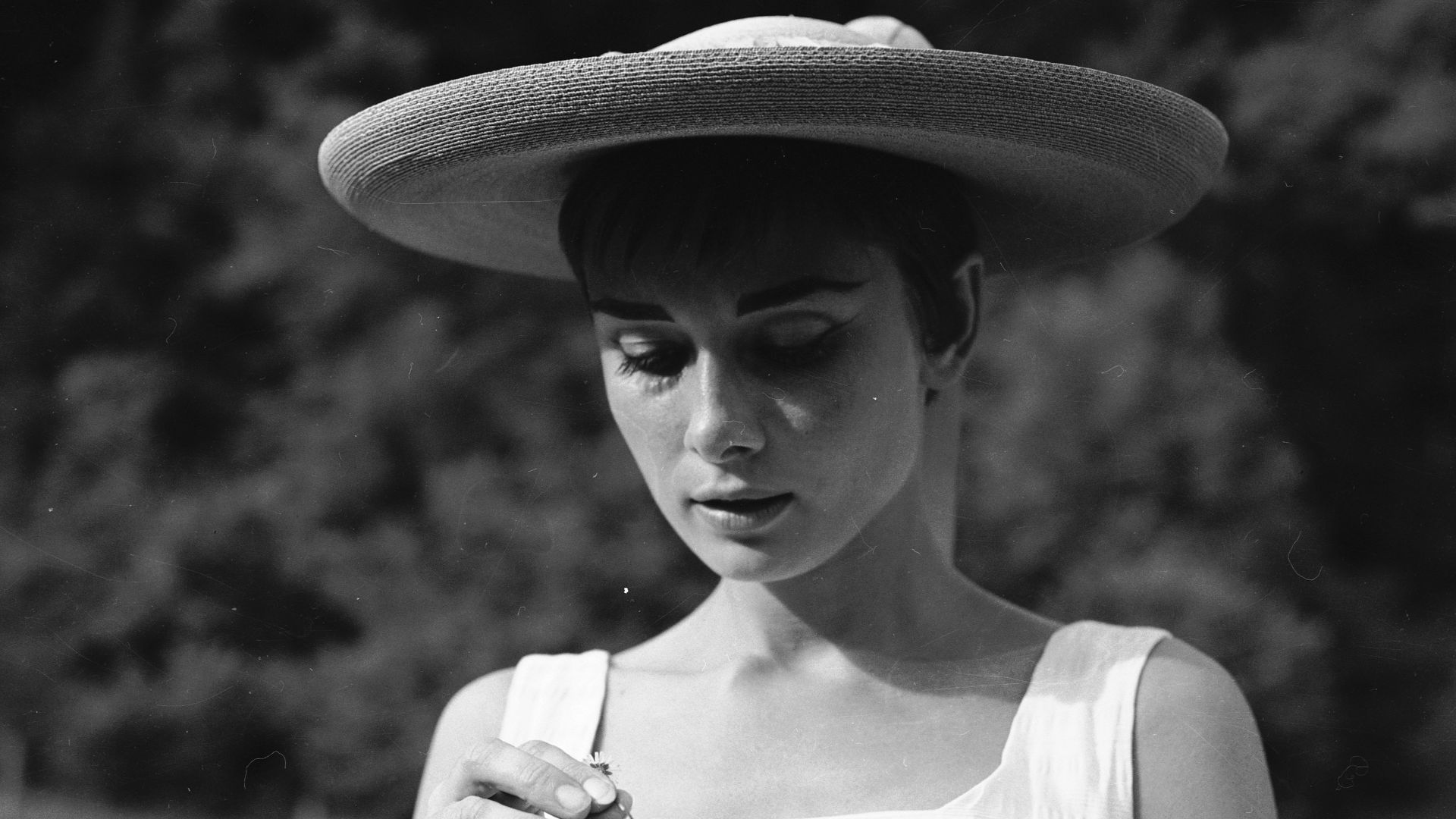 File:Audrey Hepburn auf dem Bürgenstock (09).jpg