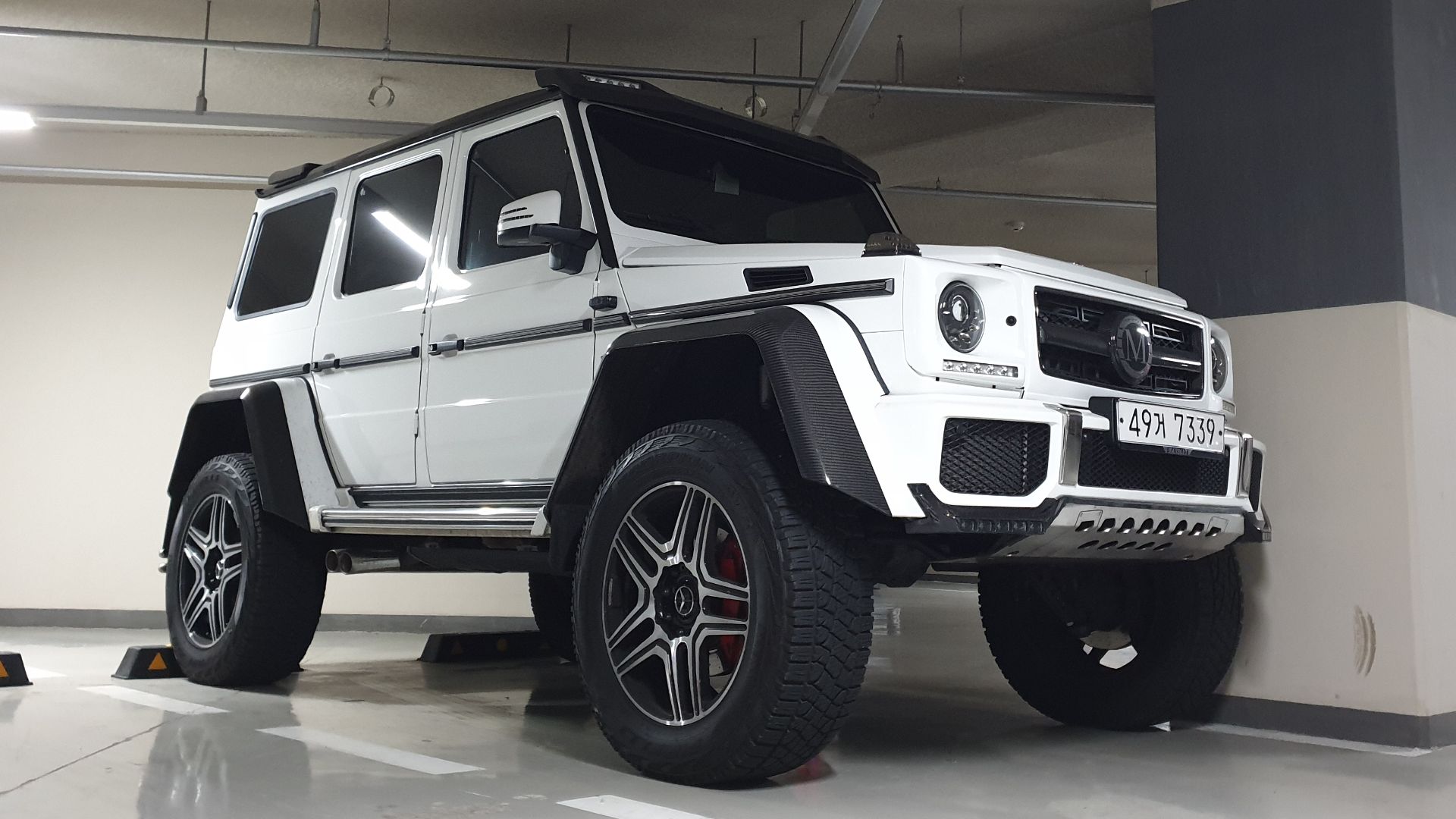 File:Mercedes-Benz G-Class 4x4^2 white.jpg