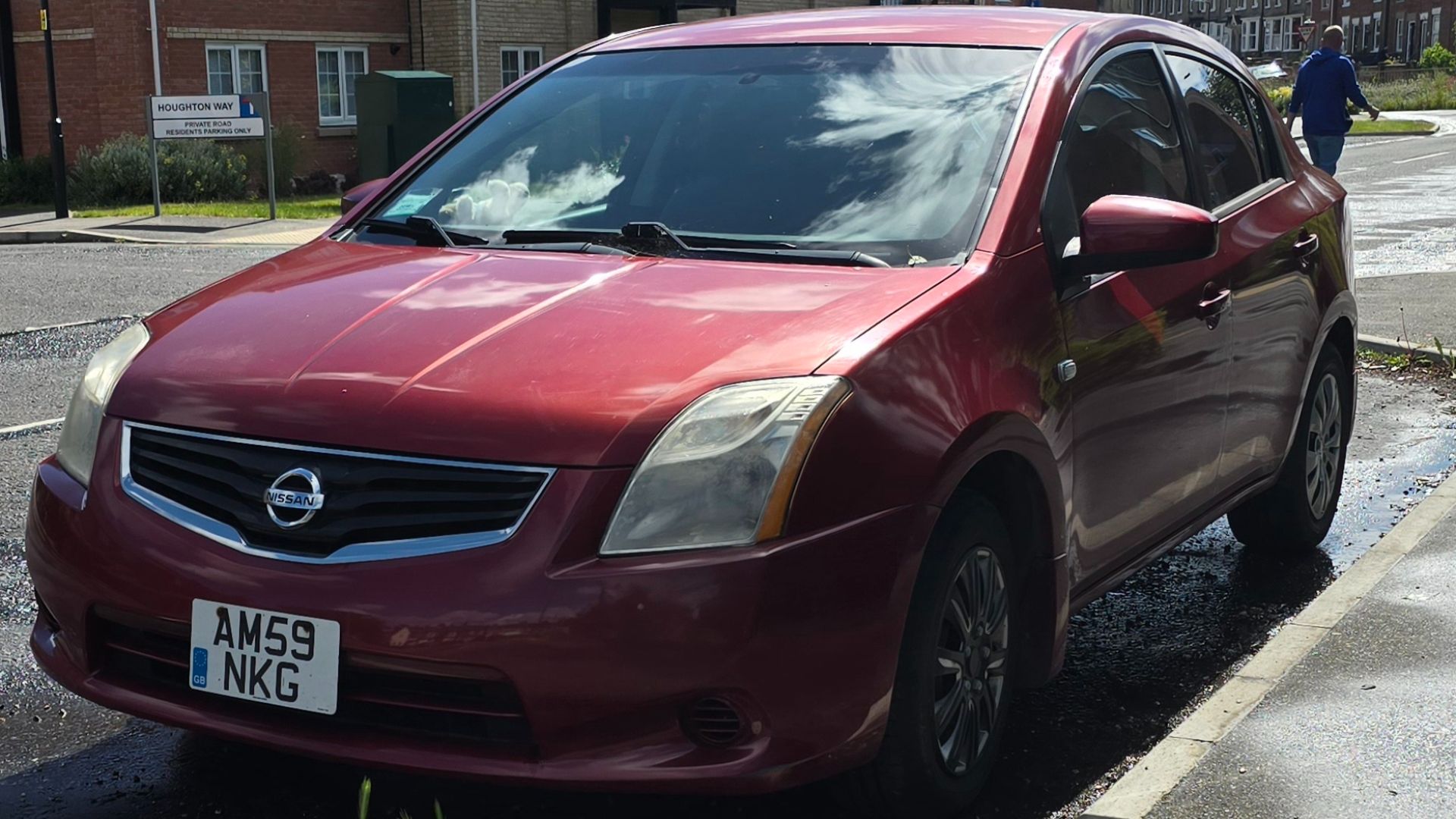 File:2009 Nissan Sentra.jpg