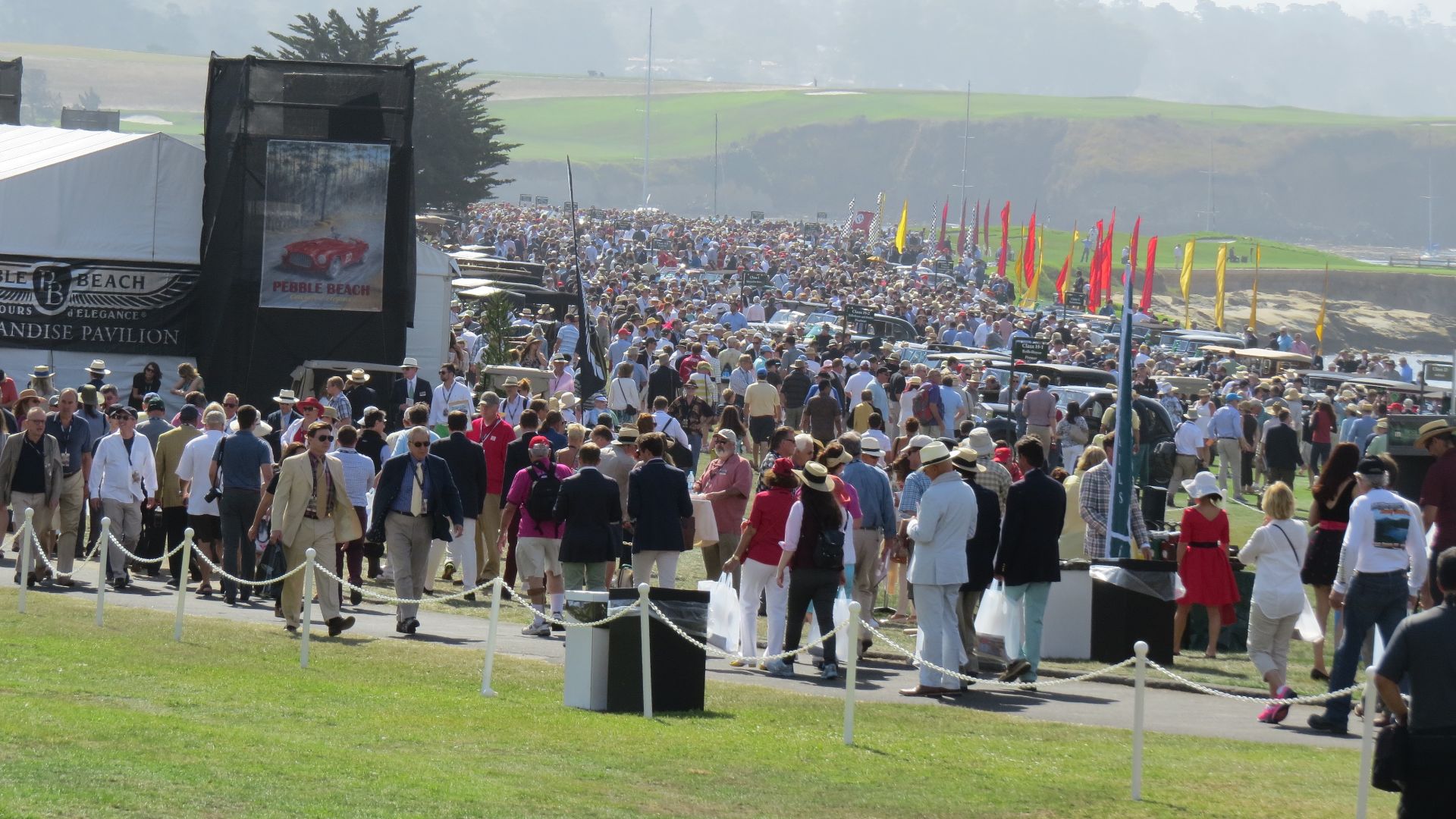 File:Concours d'Elegance (20452861680).jpg