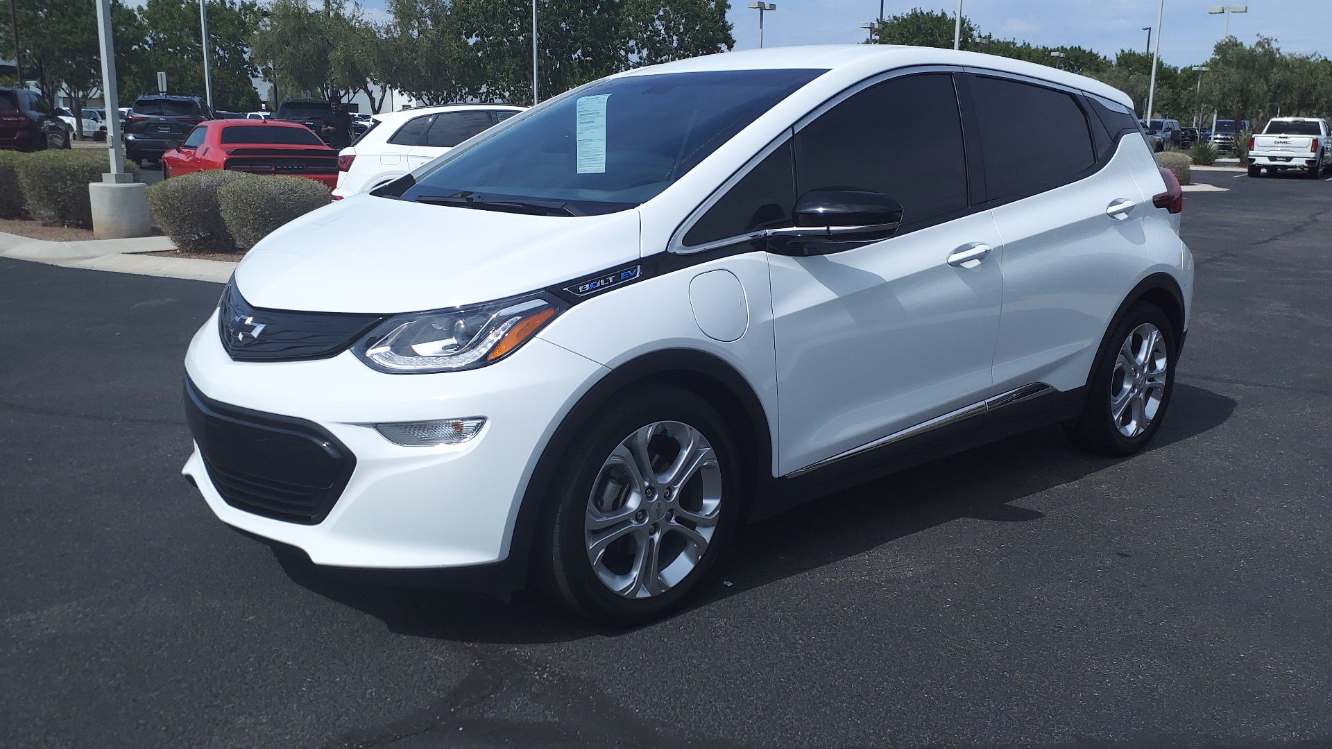 File:21 Chevrolet Bolt EV LT.jpg