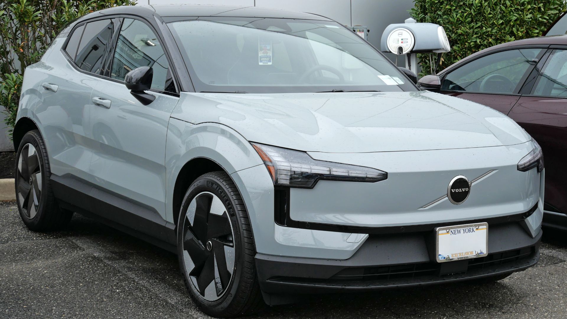 File:2025 Volvo EX30, front 4.11.25.jpg