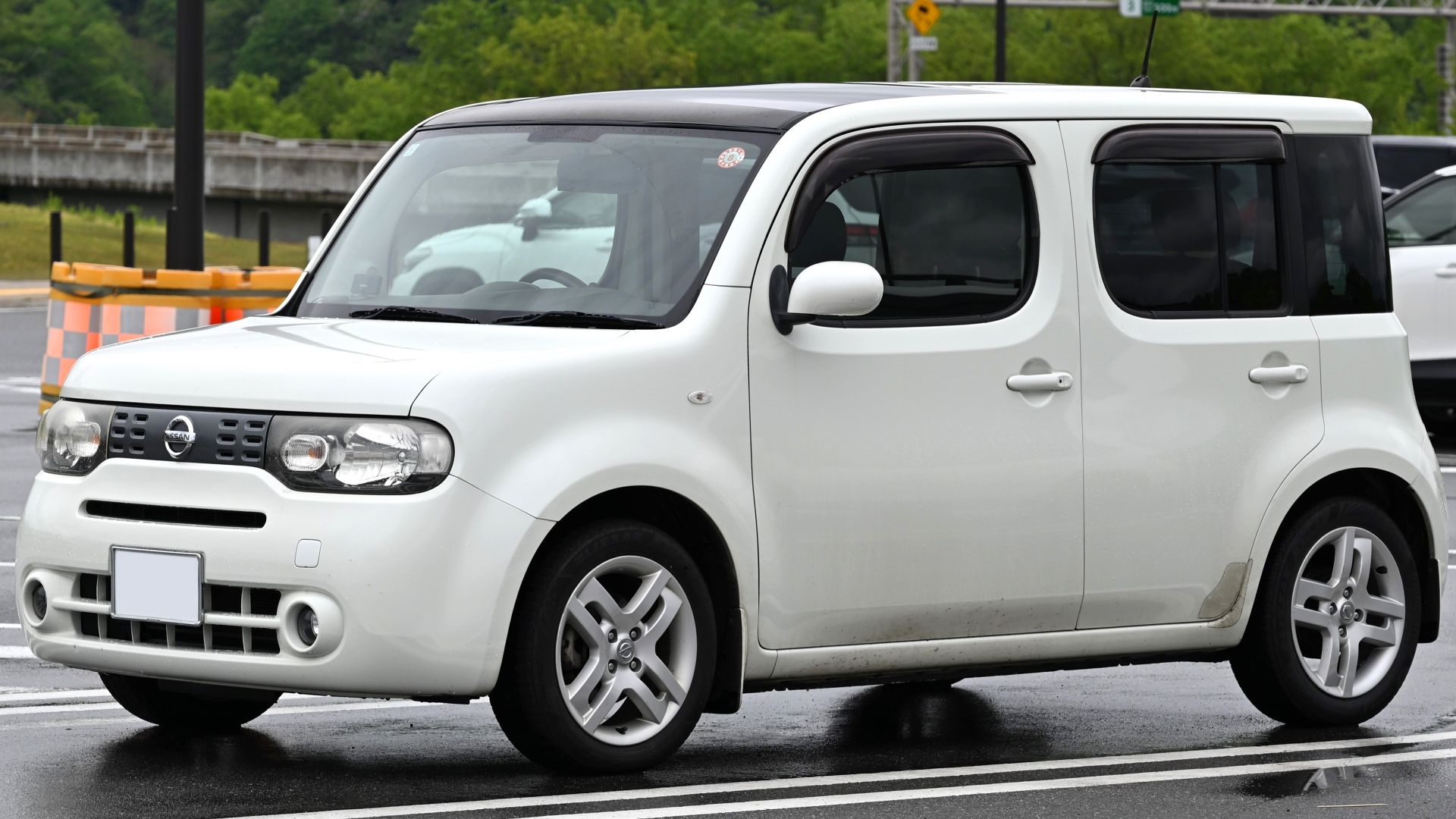 File:2008-2012 Nissan Cube 15G.jpg