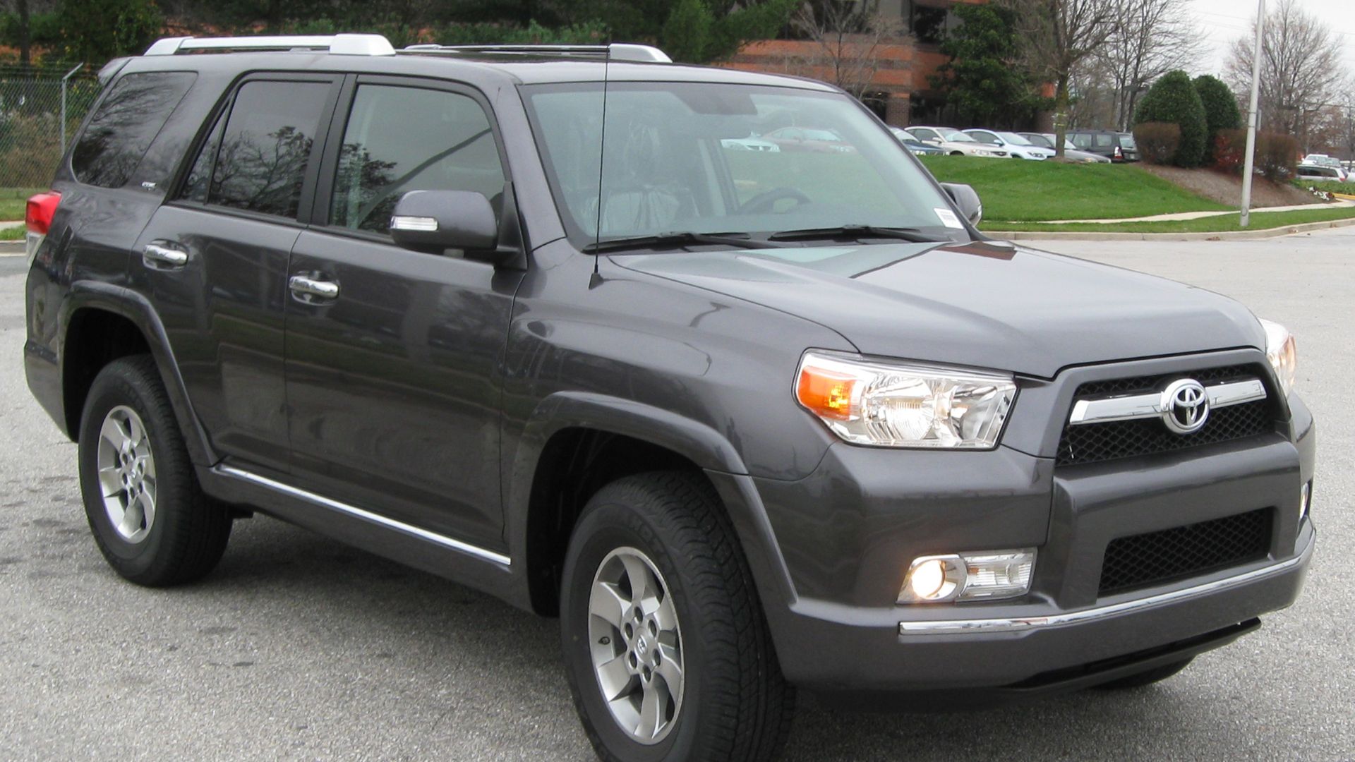 File:2010 Toyota 4Runner SR5 -- 11-23-2009.jpg