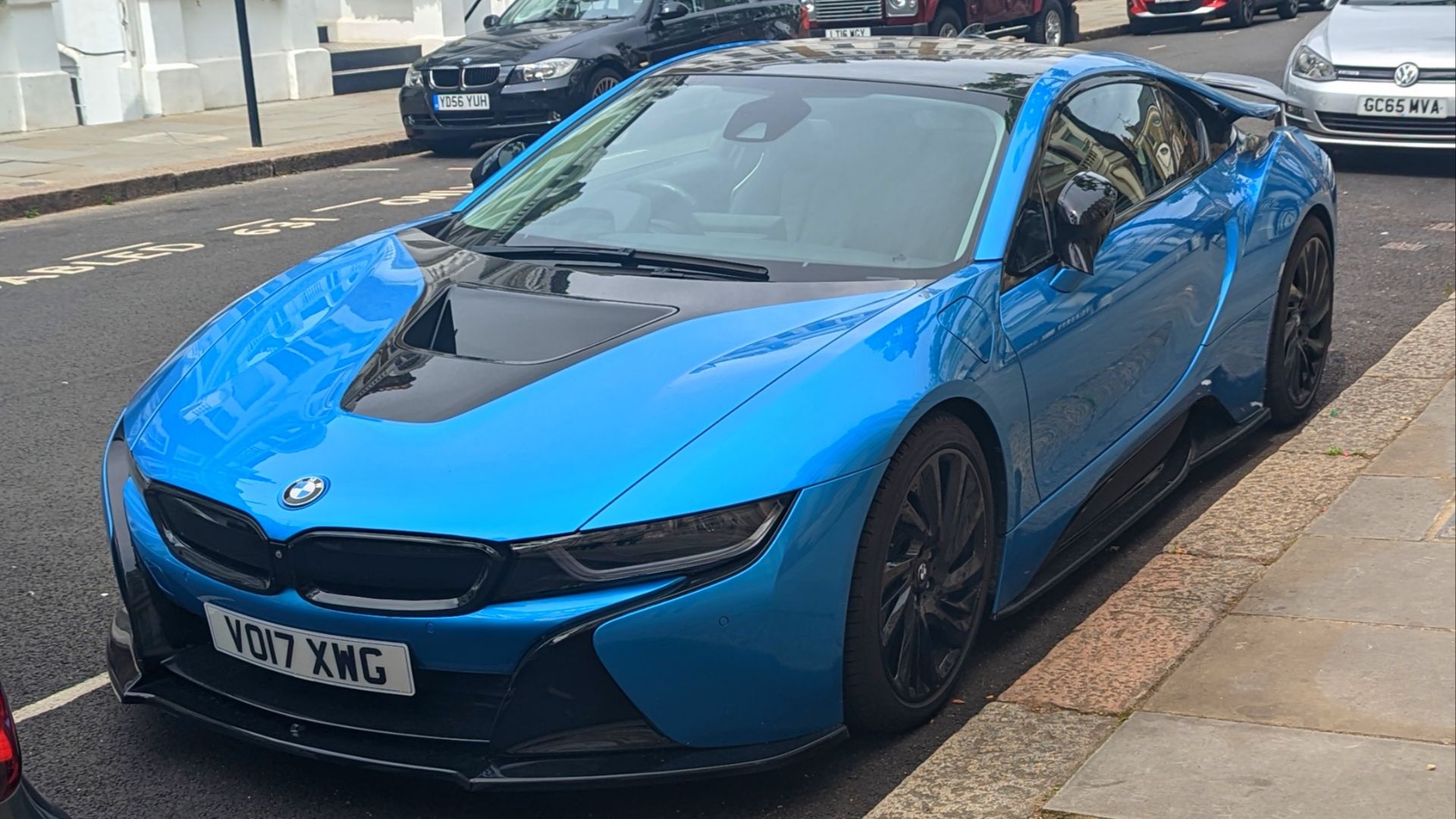 File:2017 BMW i8 (30412).jpg