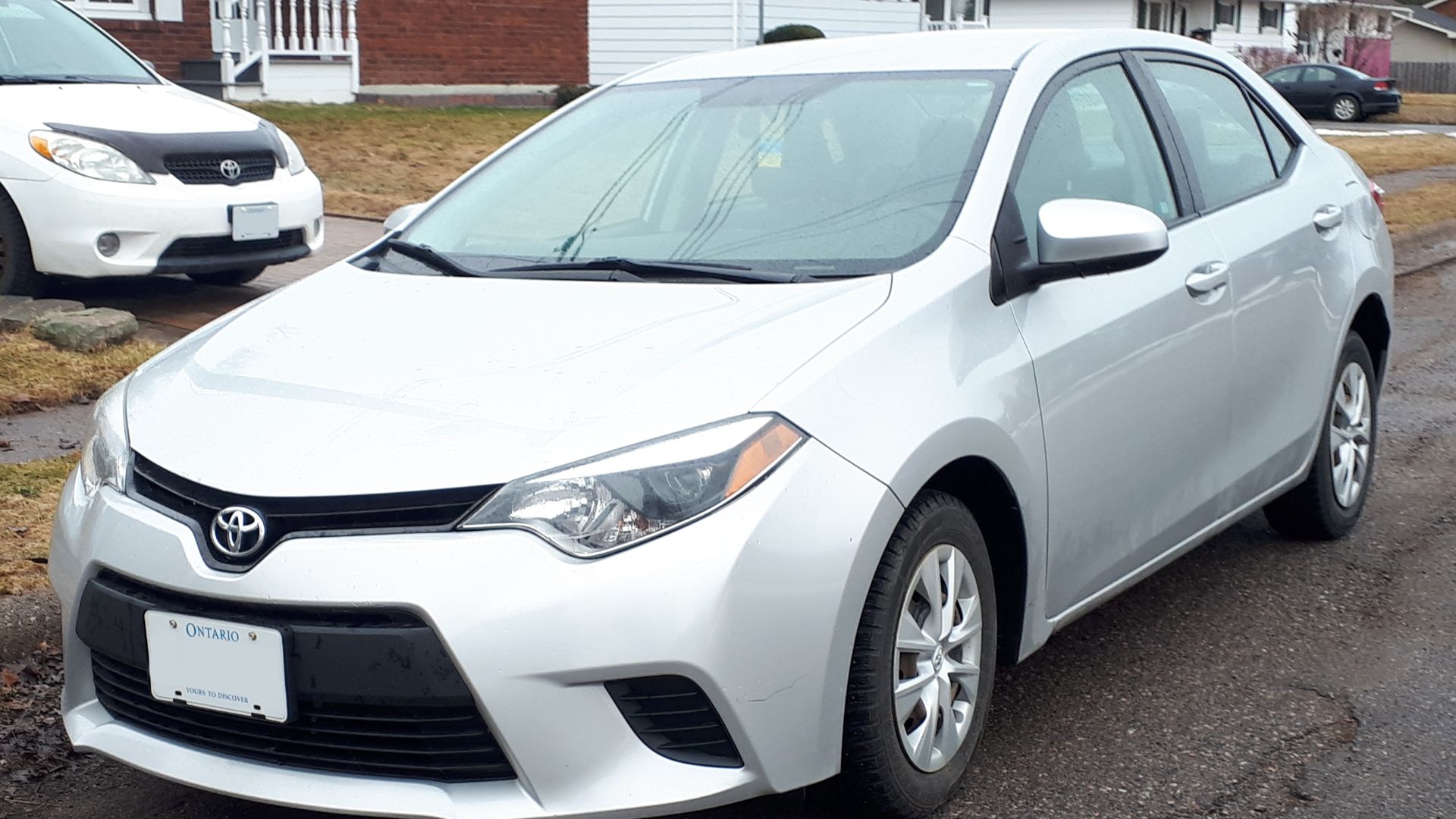 File:2014 Toyota Corolla LE, Front Left, 04-07-2020.jpg
