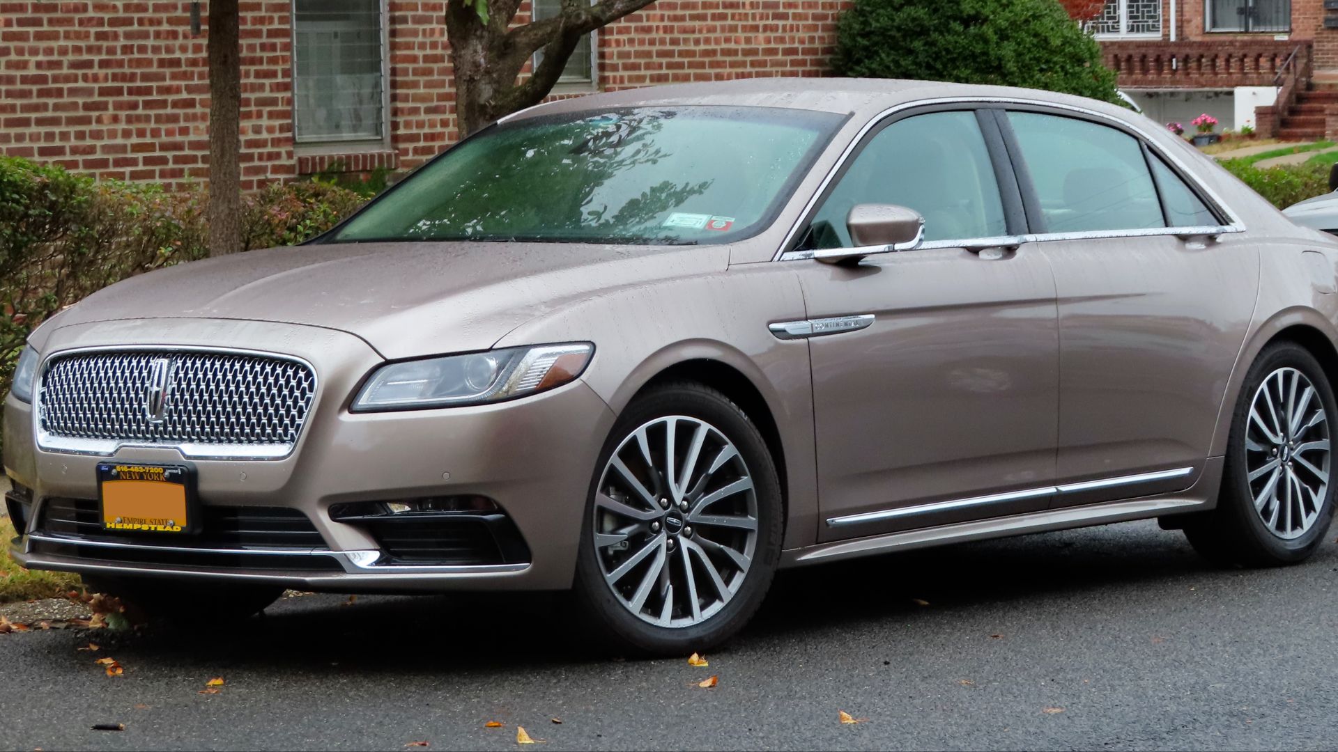 File:2019 Lincoln Continental