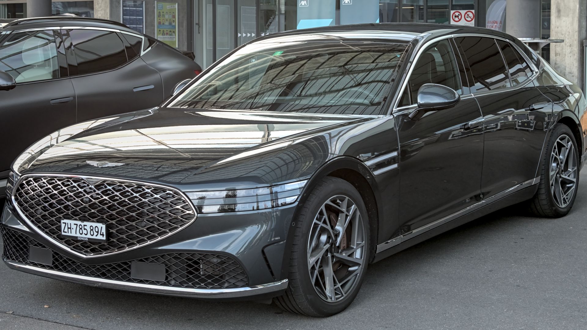 File:Genesis G90 (RS4) Auto Zuerich 2024 DSC 6598.jpg