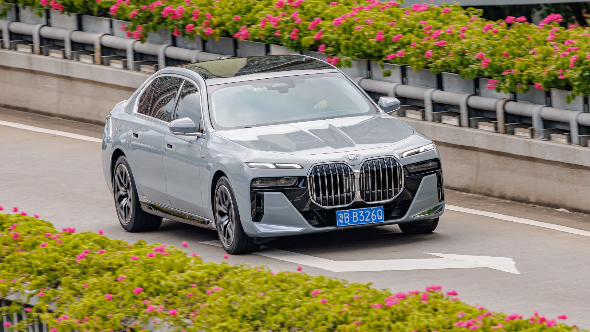 File:BMW 7 SERIES (G70) China.jpg